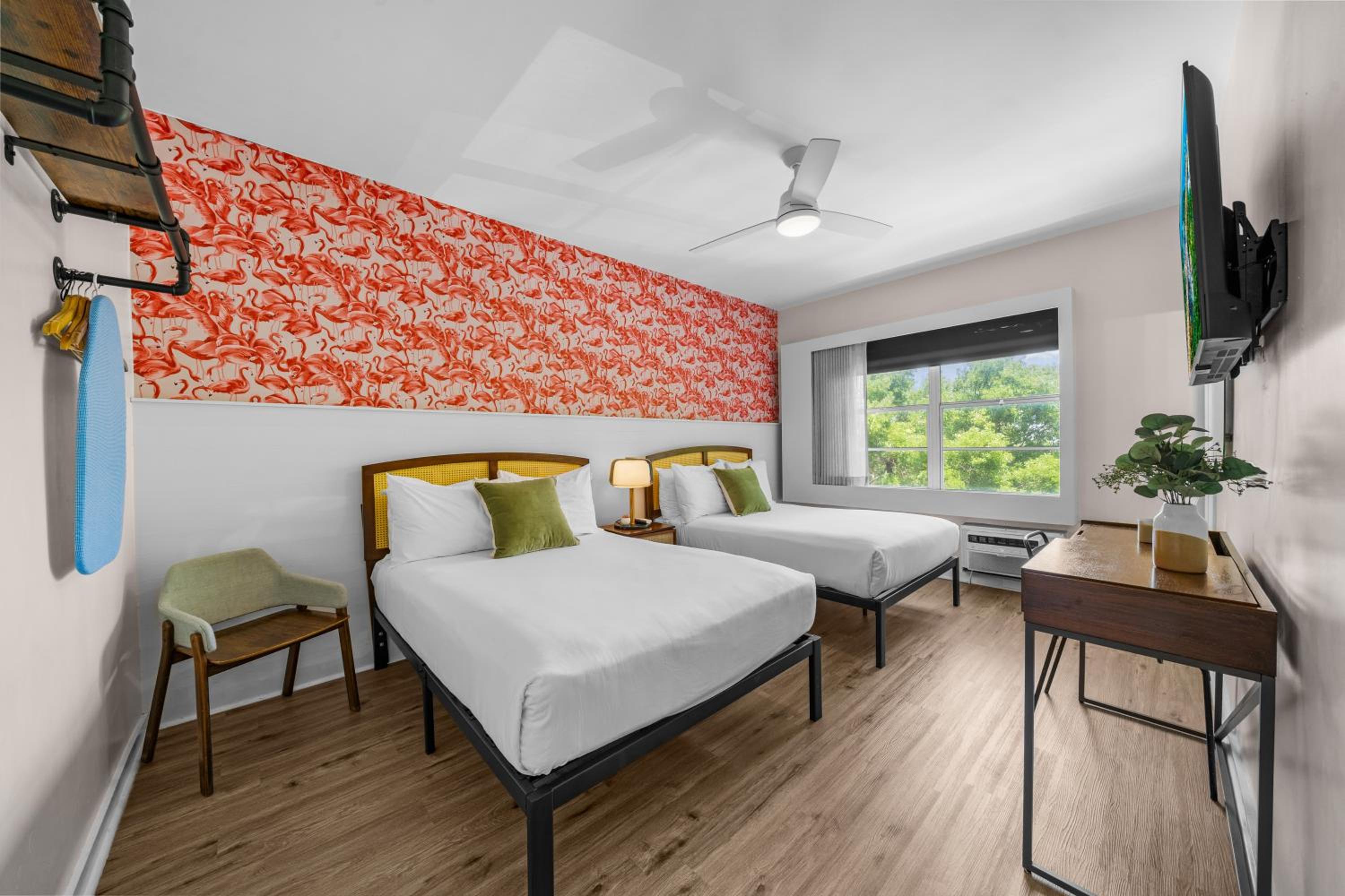 Deluxe Two Queen Beds with Kitchenette - Photo 6
