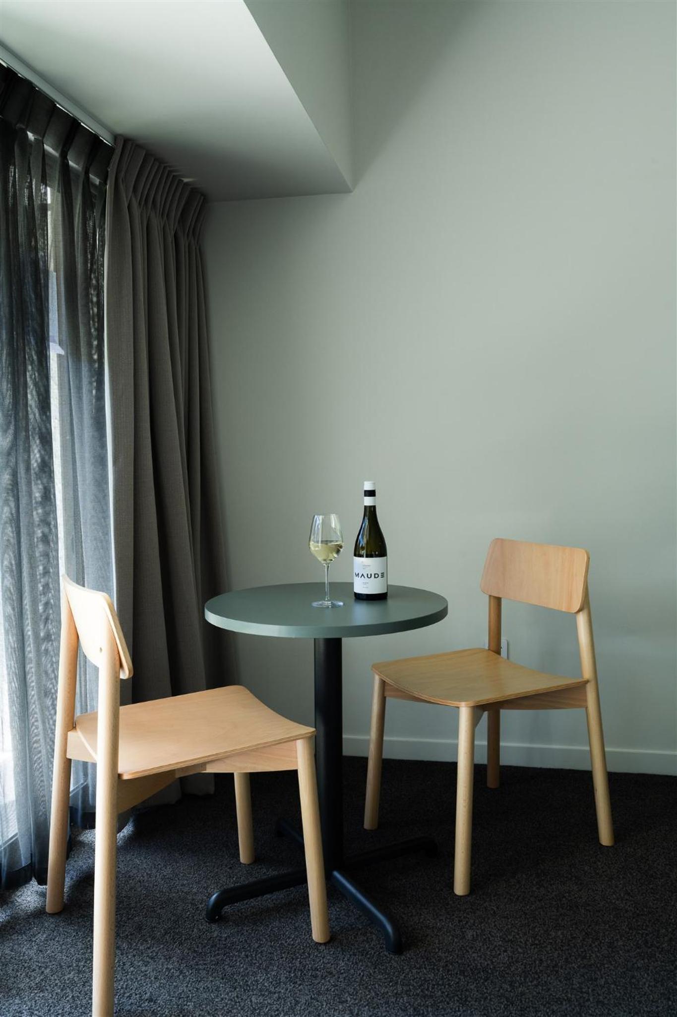Premium Hotel Room - Photo 8
