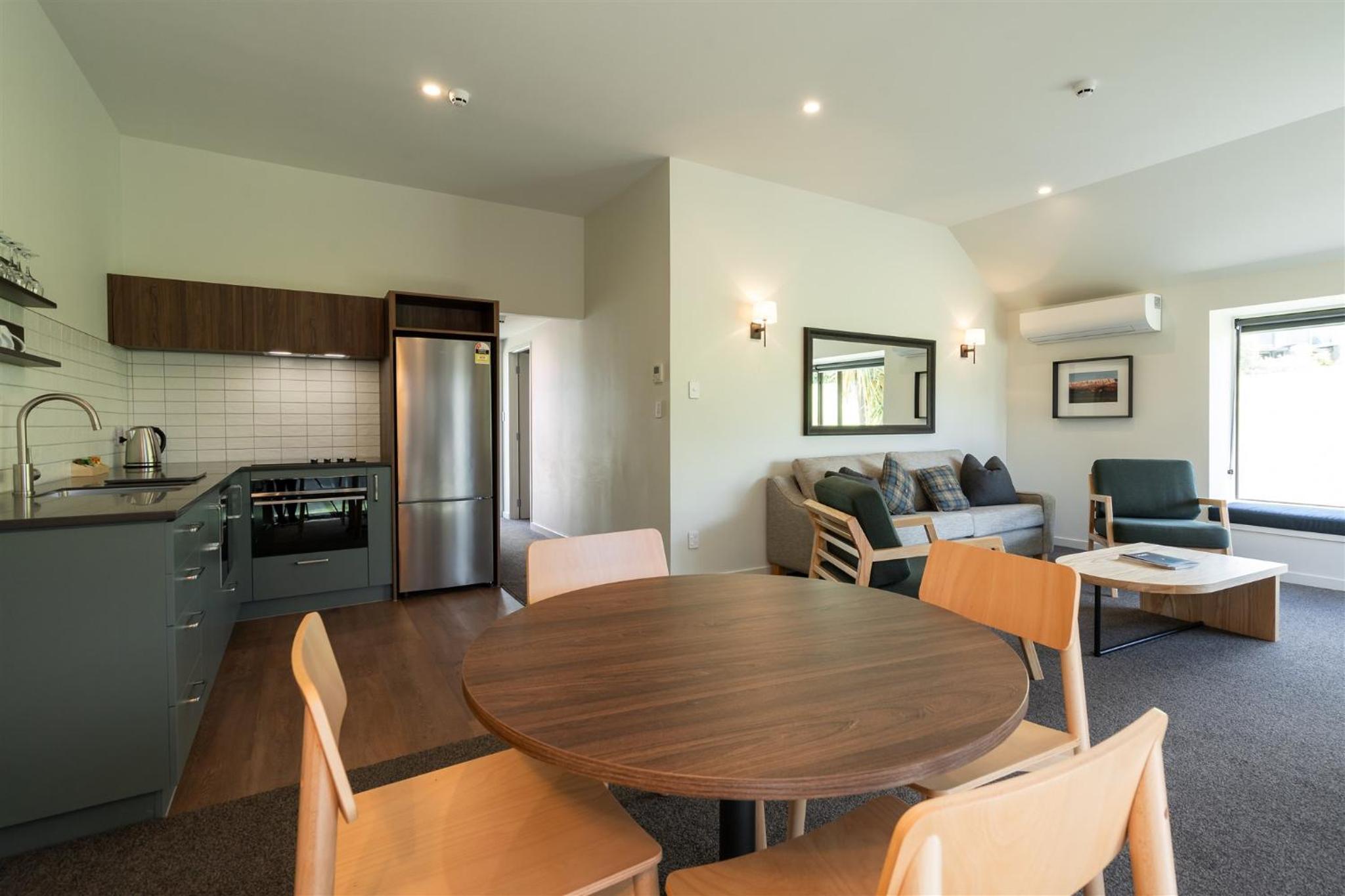 Premium Suite - Photo 2