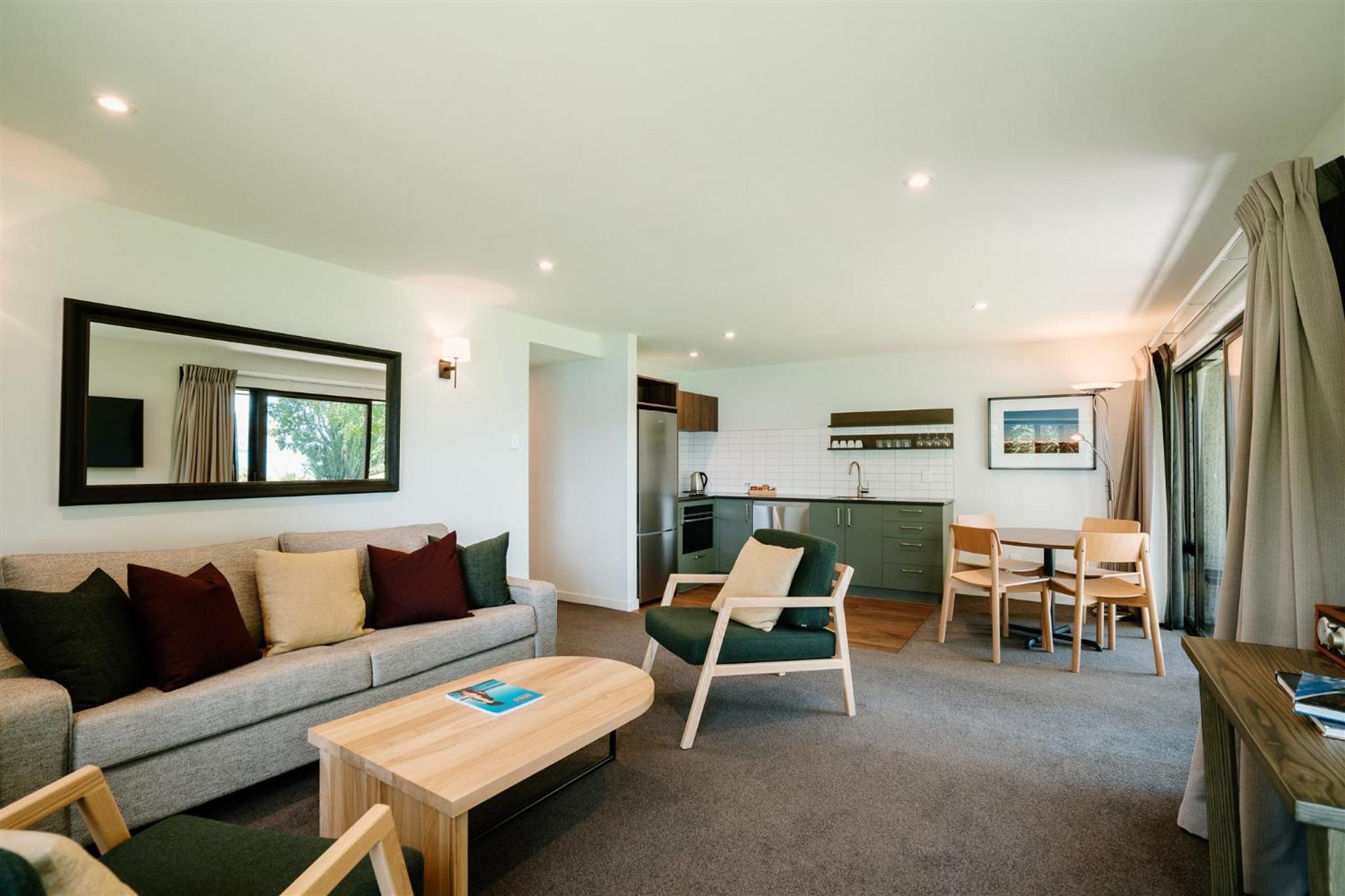 Premium Suite - Photo 3