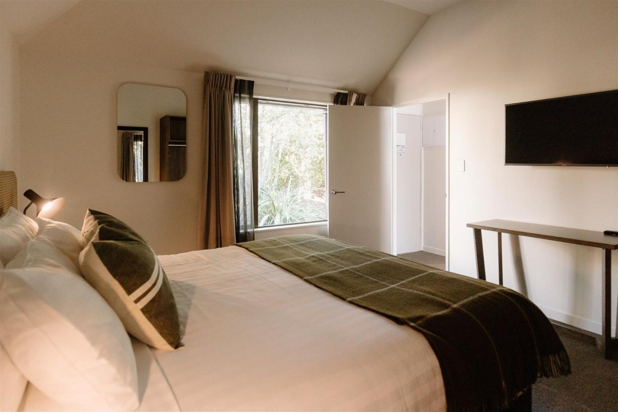Premium Suite - Photo 1