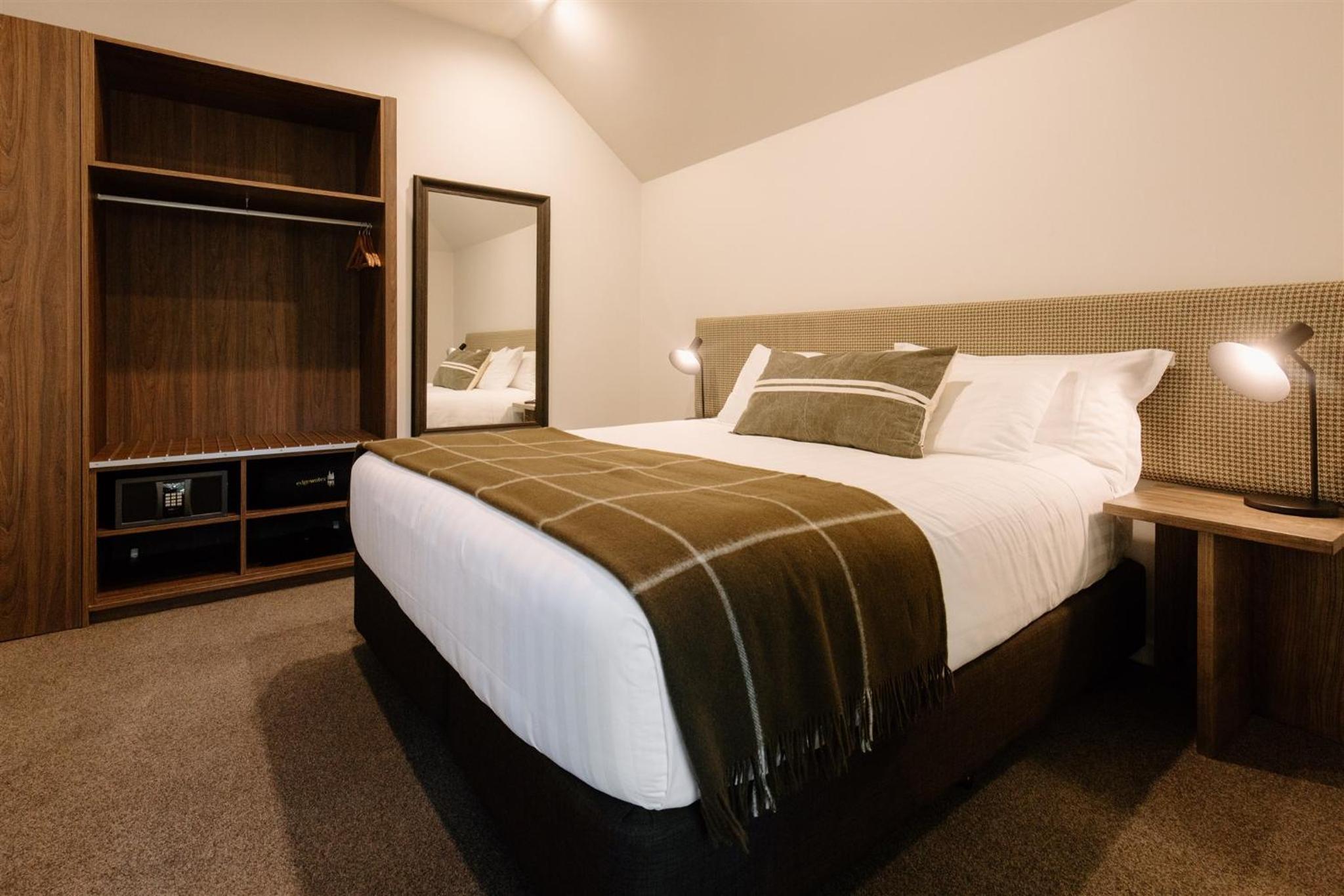 Premium Suite - Photo 6