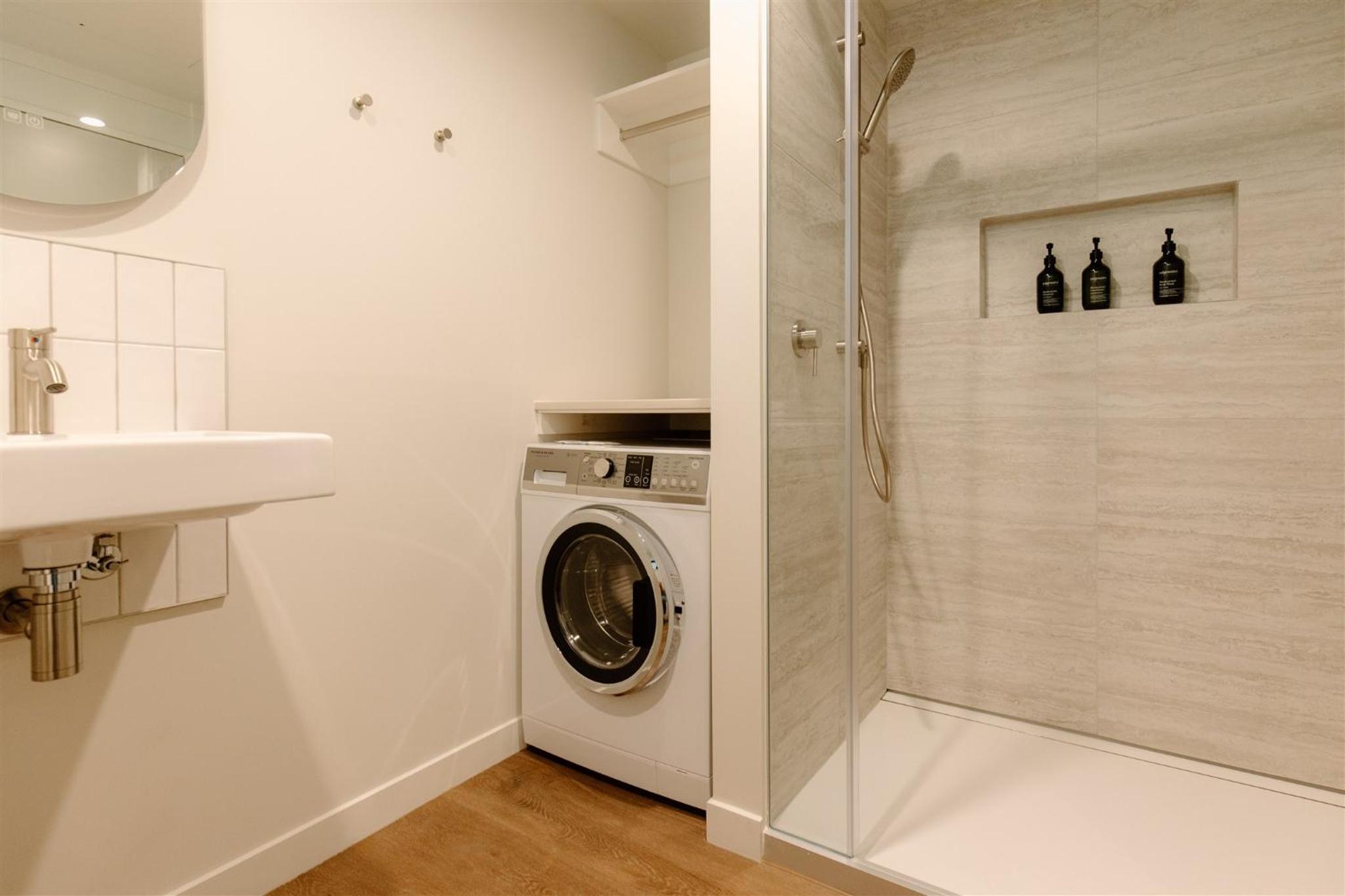 Premium Apartment - Photo 5