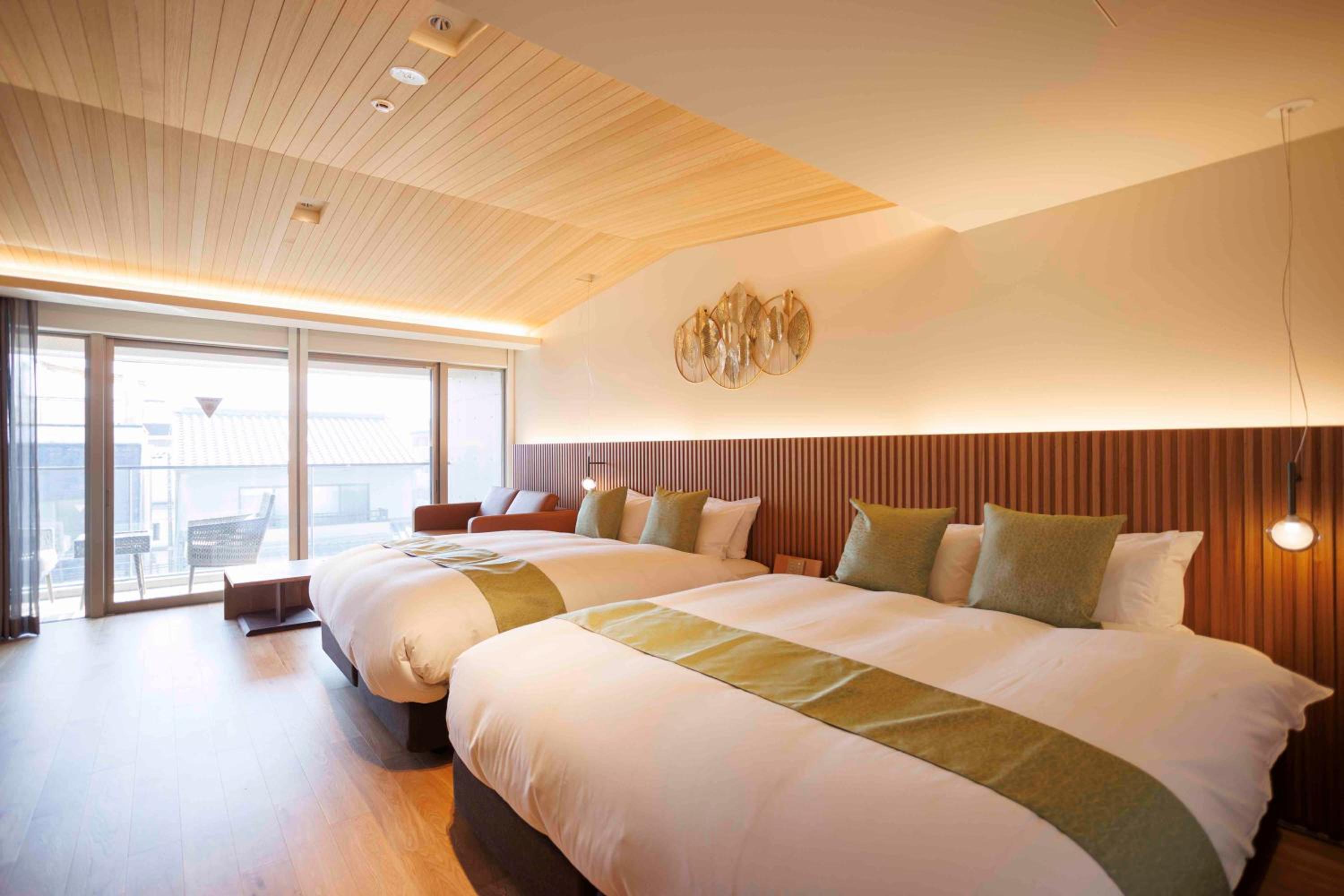 Deluxe Family Room with Sauna - Photo 1