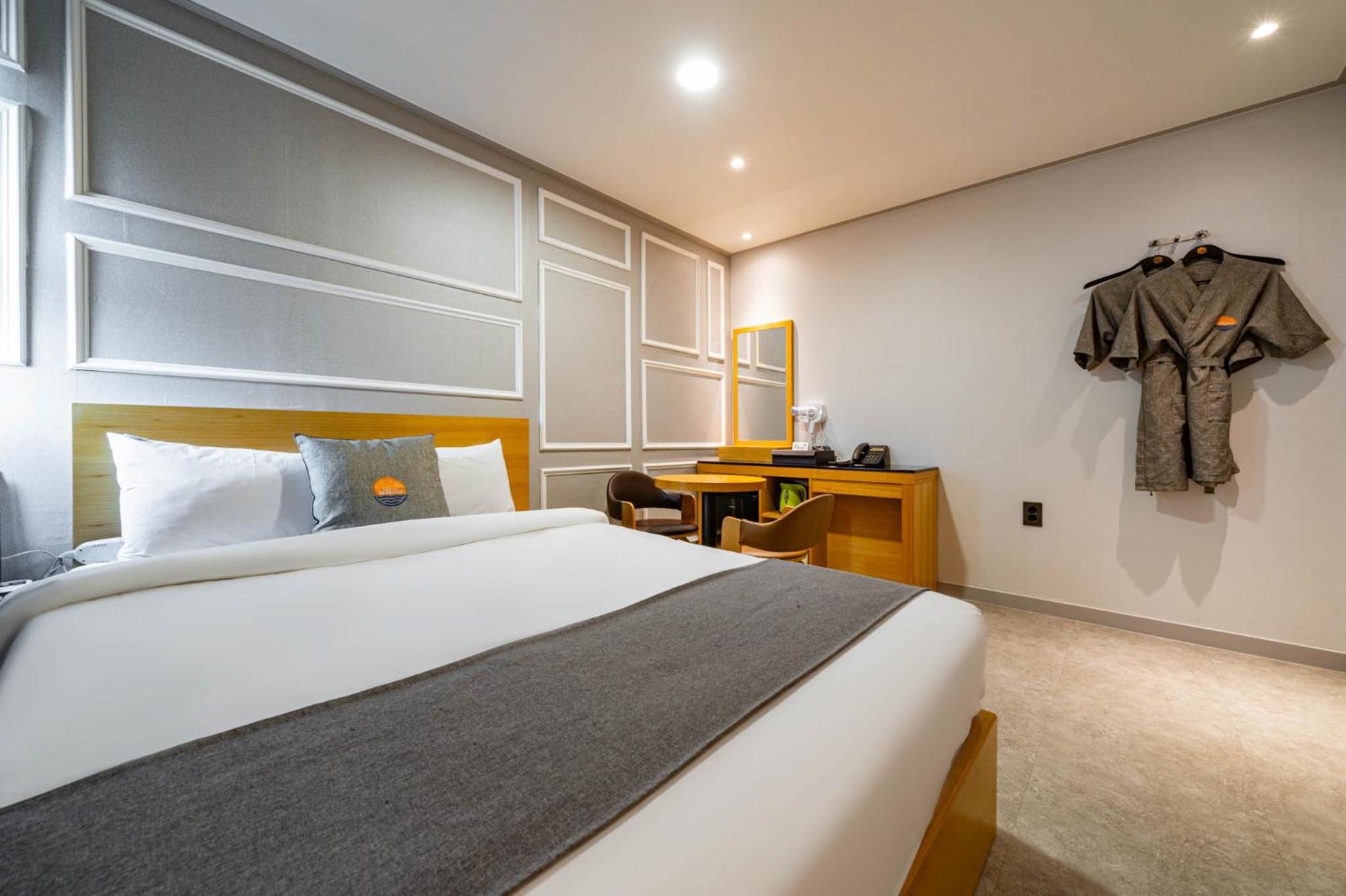 Standard Harbor Double Room - Photo 4
