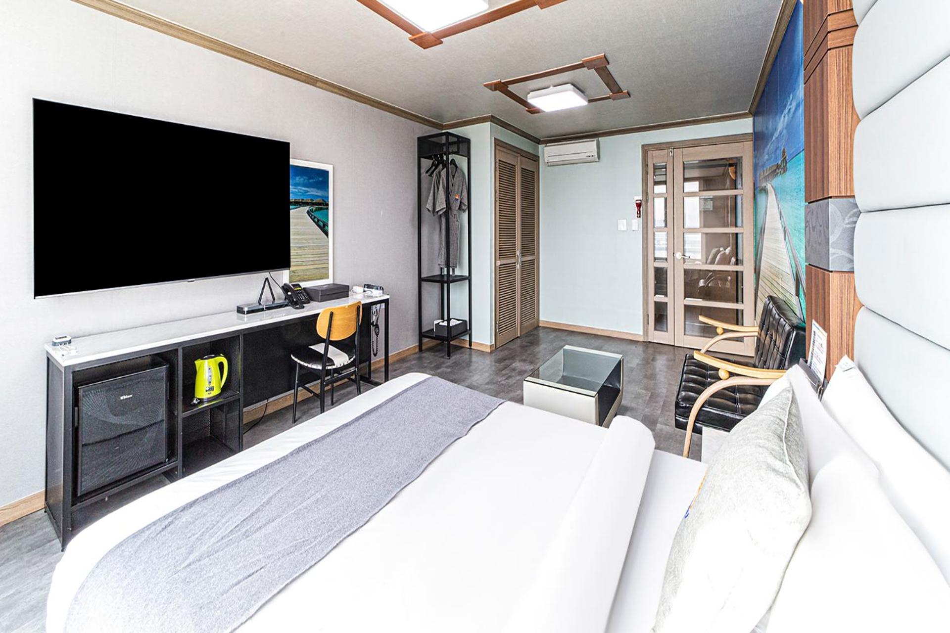 Premium Double Oceanview - Photo 2