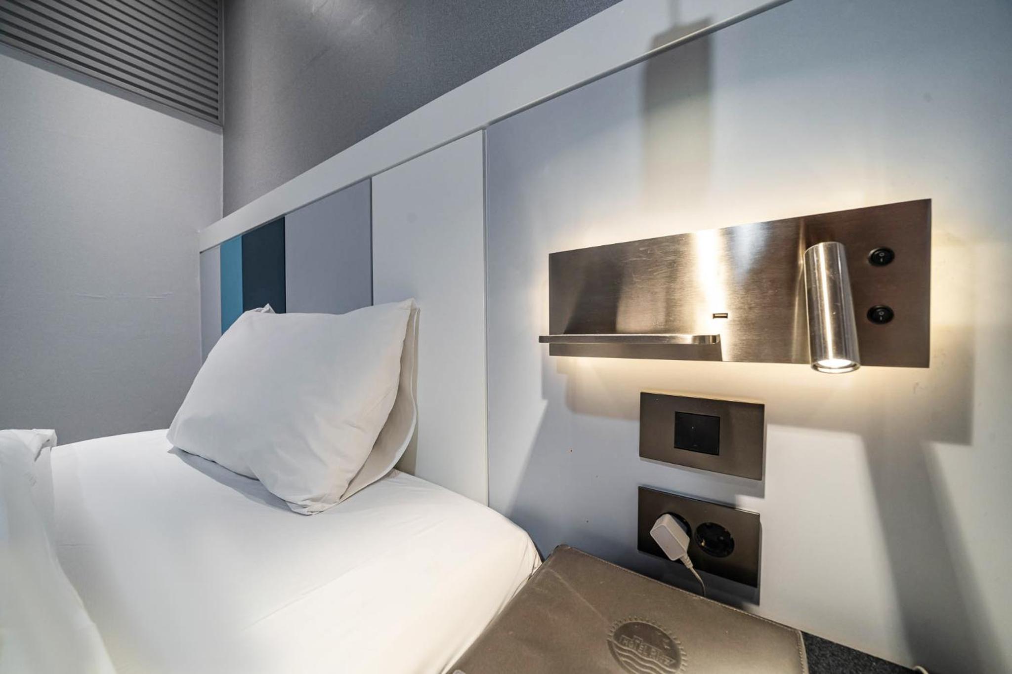 Family Twin room - Photo 3