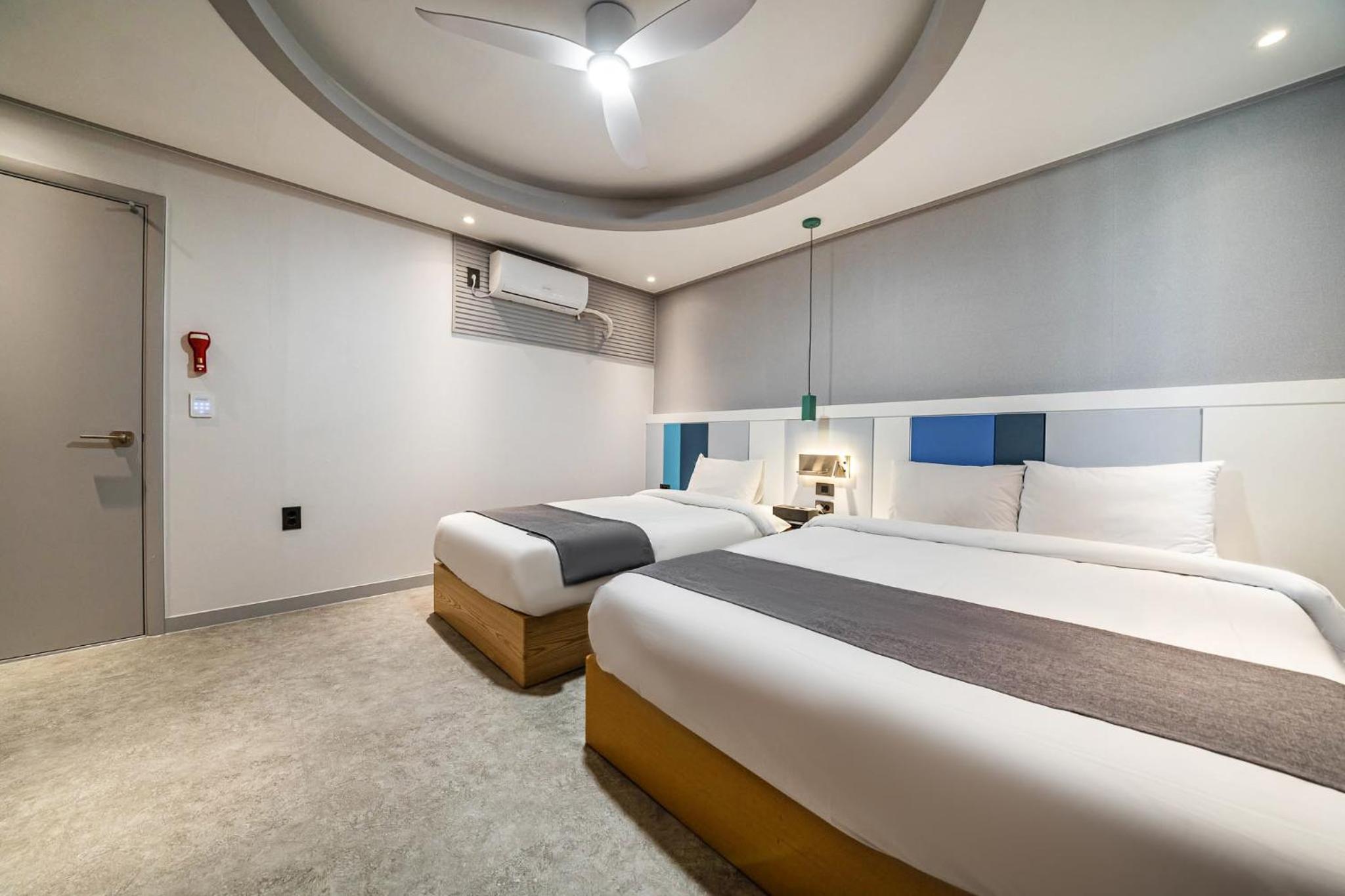 Family Twin room - Photo 1