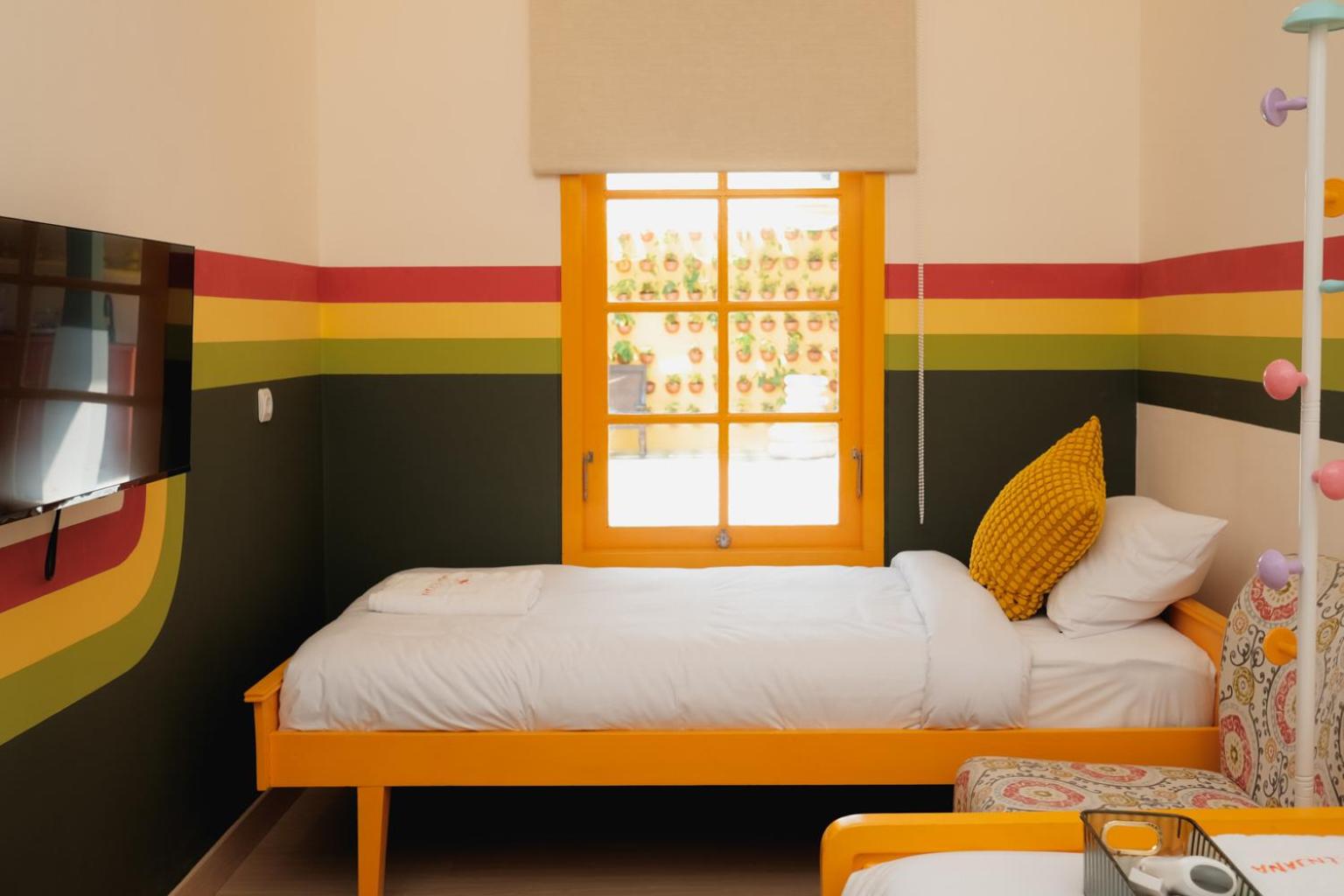 Twin Room with Shared Bathroom photo 2