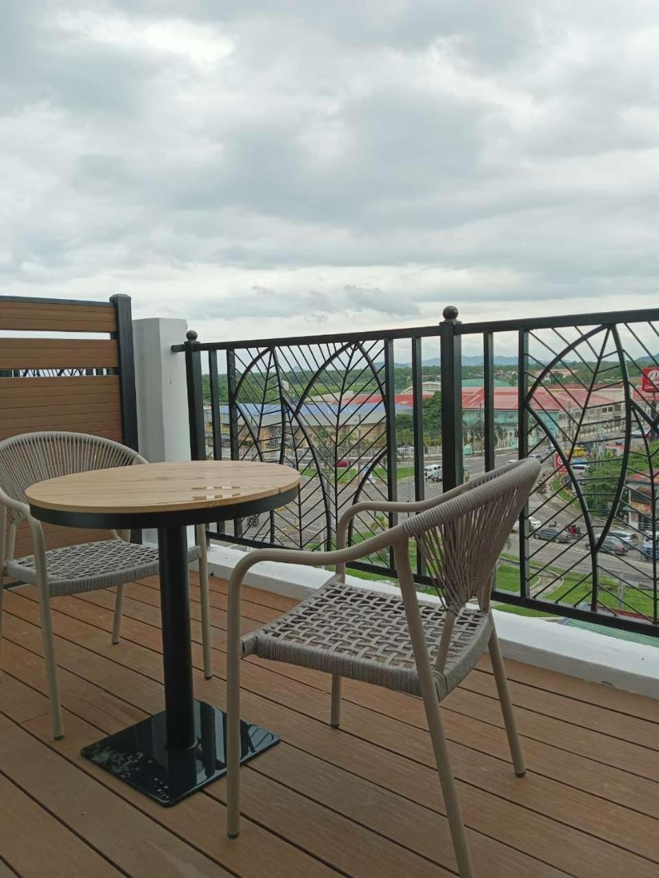 Queen Room With Balcony photo 2