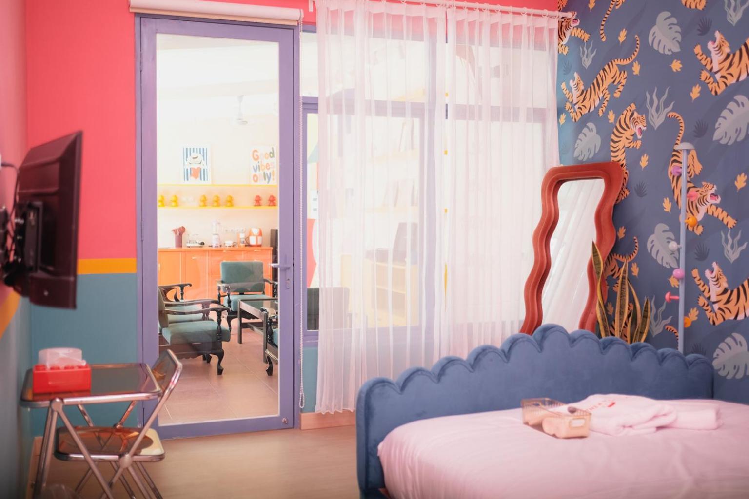 Deluxe Double Room (2 Adults + 1 Child) photo 3