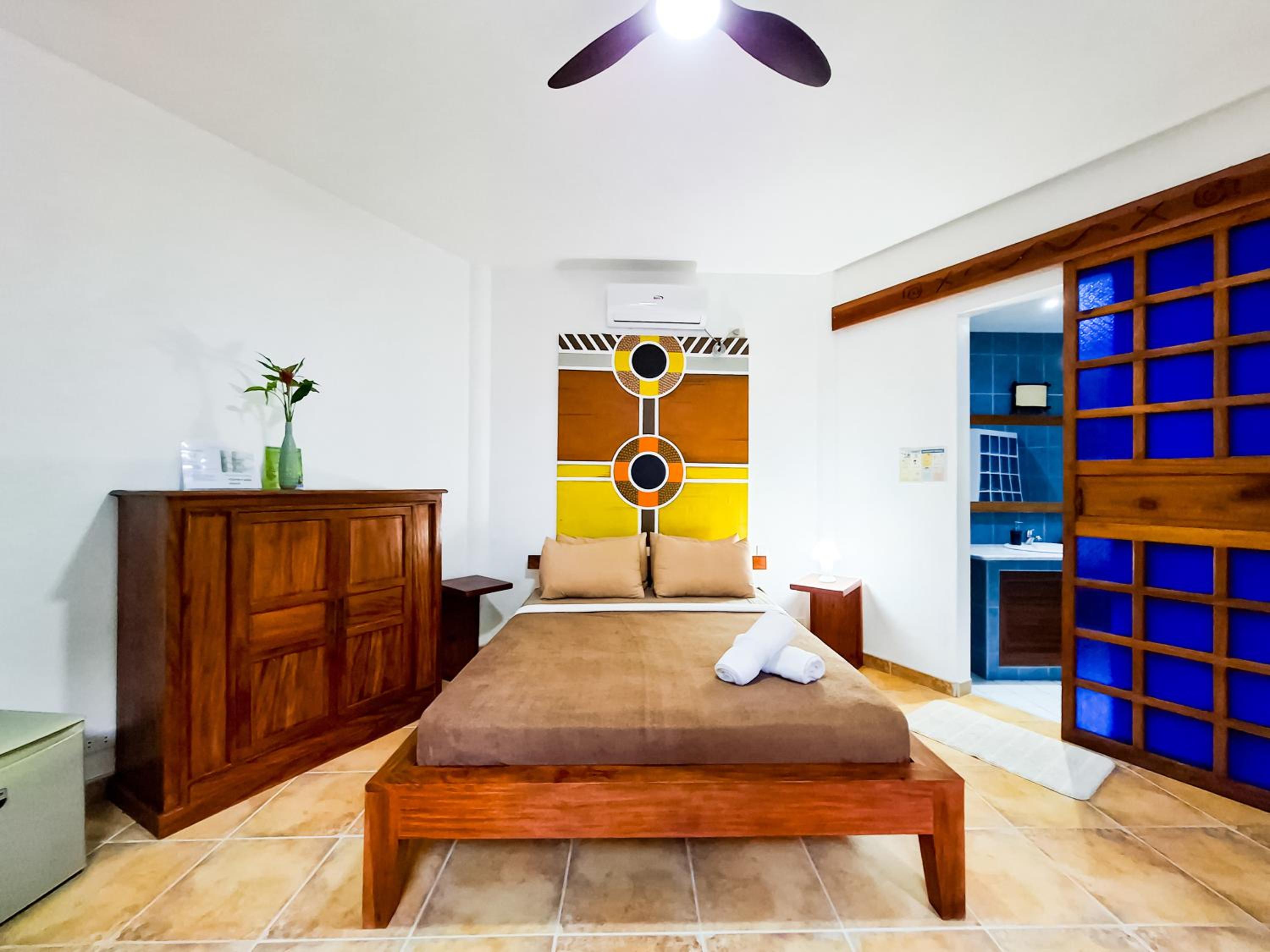 Deluxe Queen Room - Photo 1