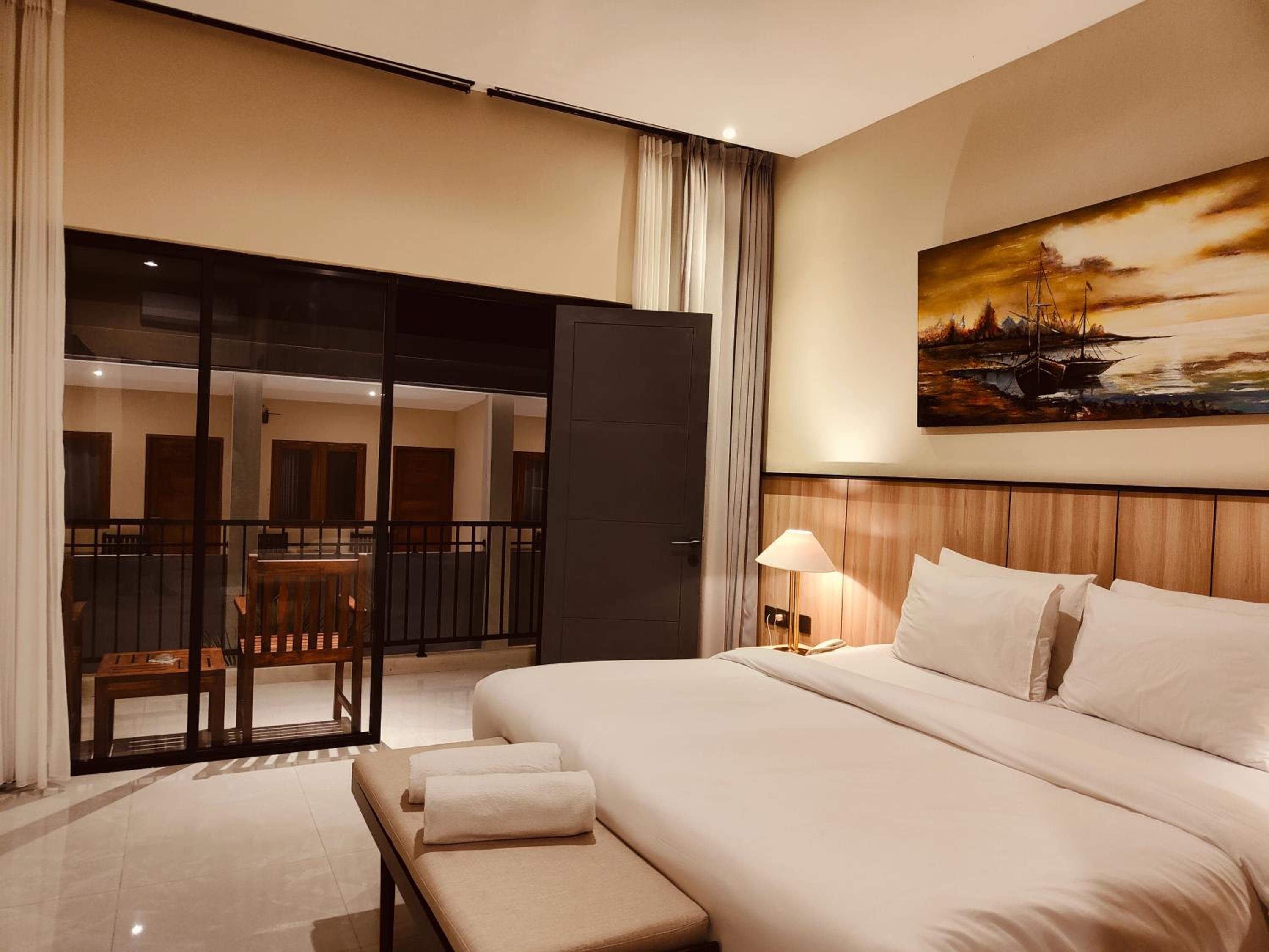 Deluxe Double or Twin Room