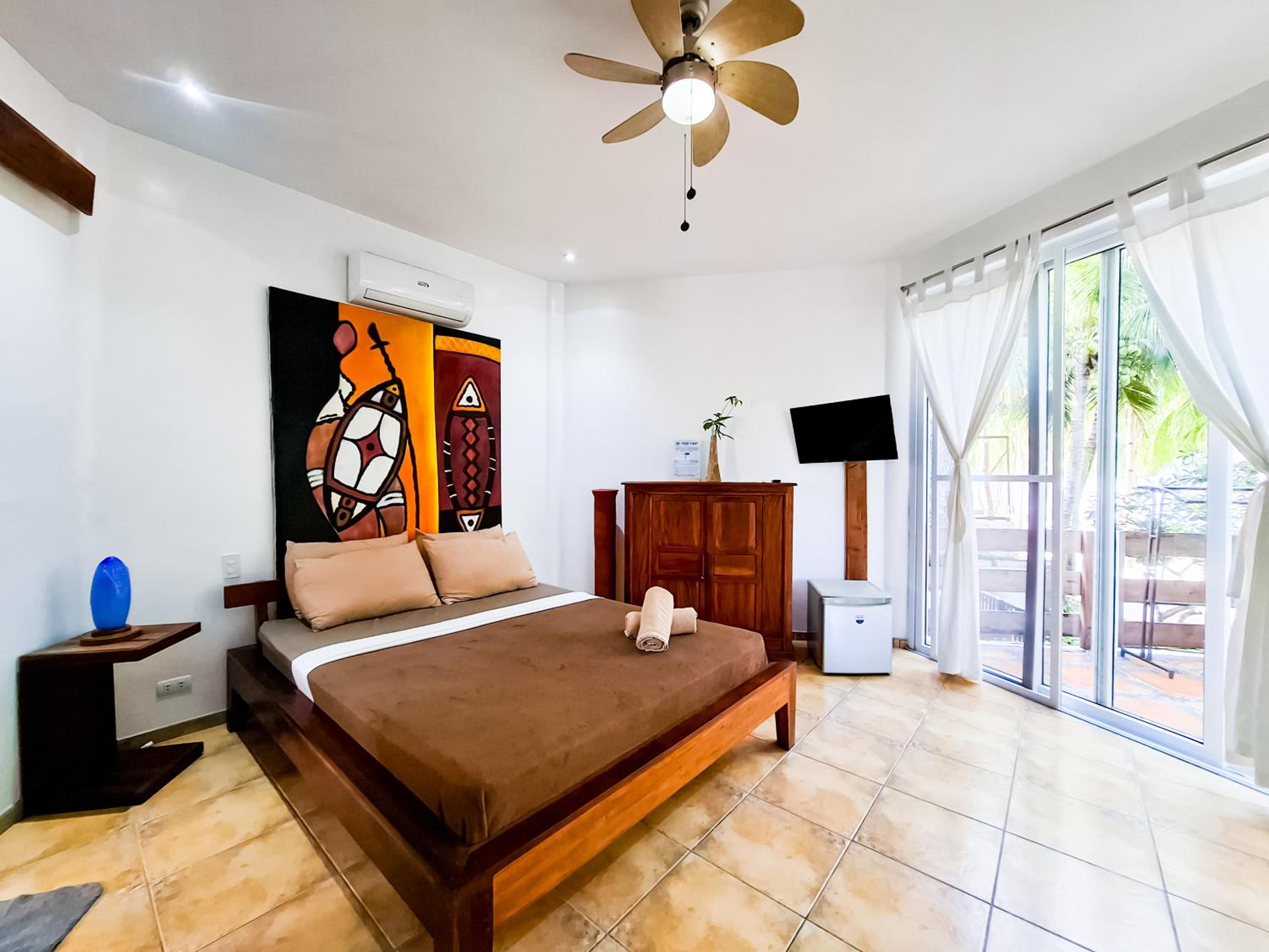 Deluxe Queen Room - Photo 6