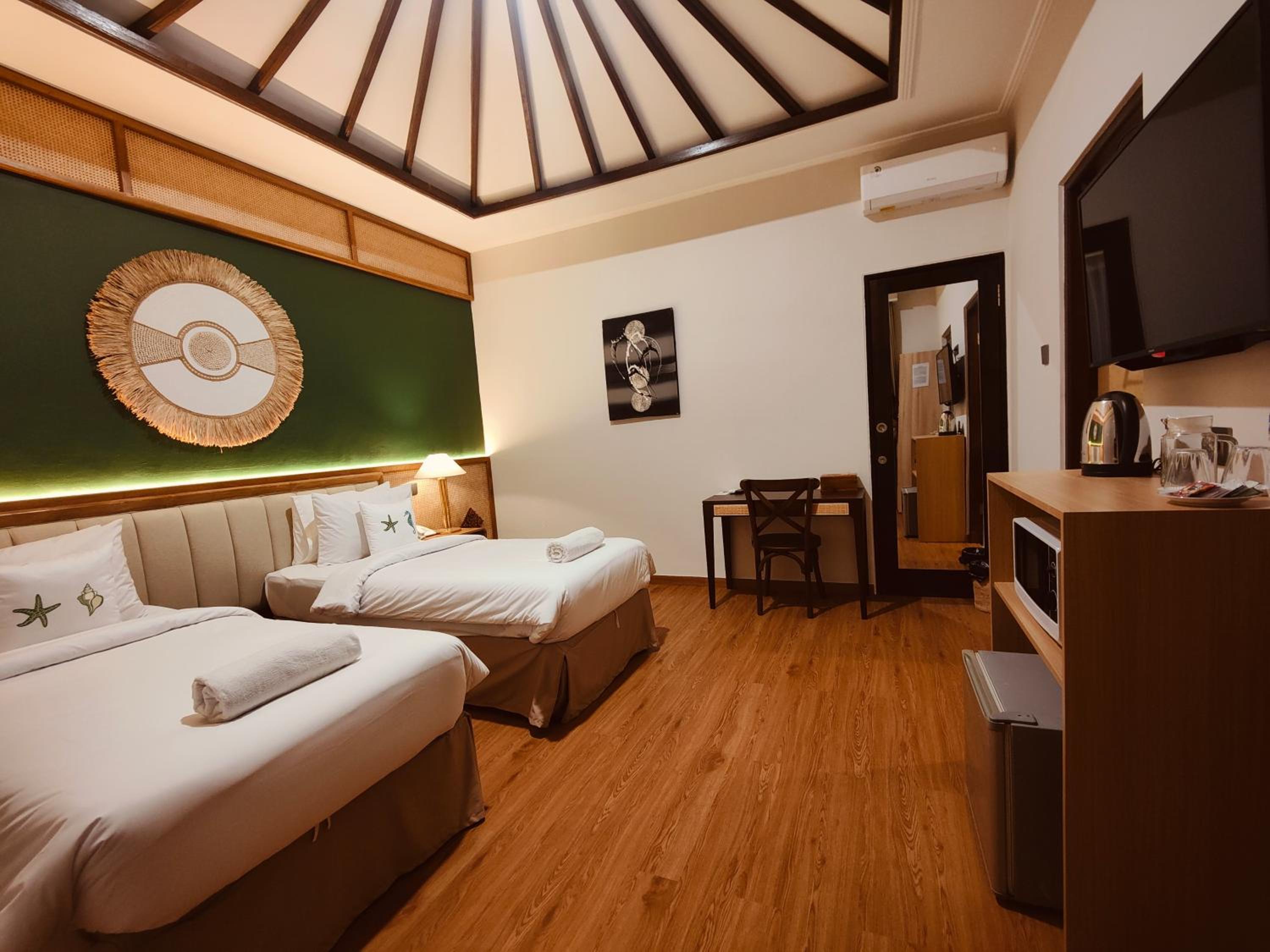 Suite with Pool View