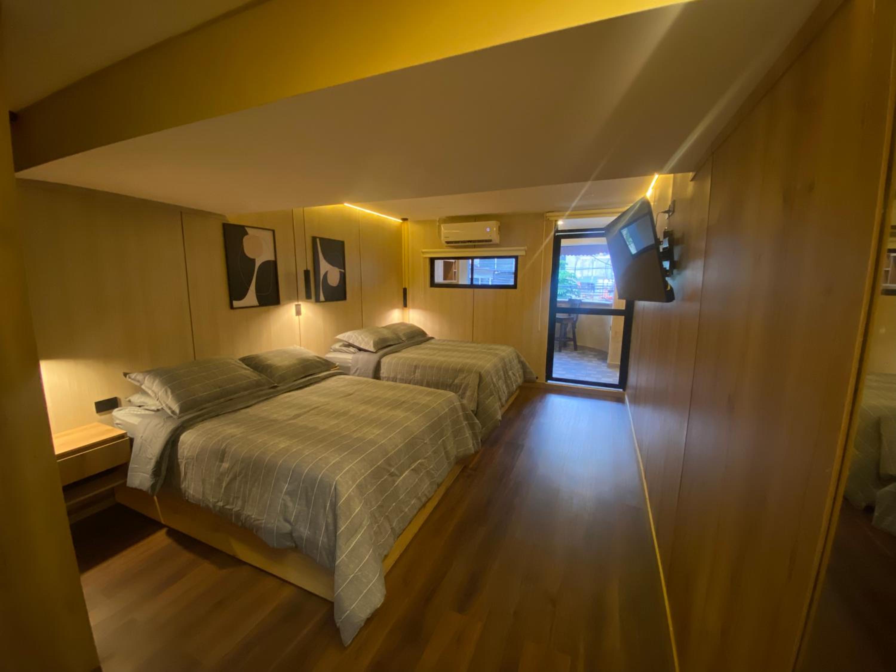 Deluxe One-Bedroom Apartment