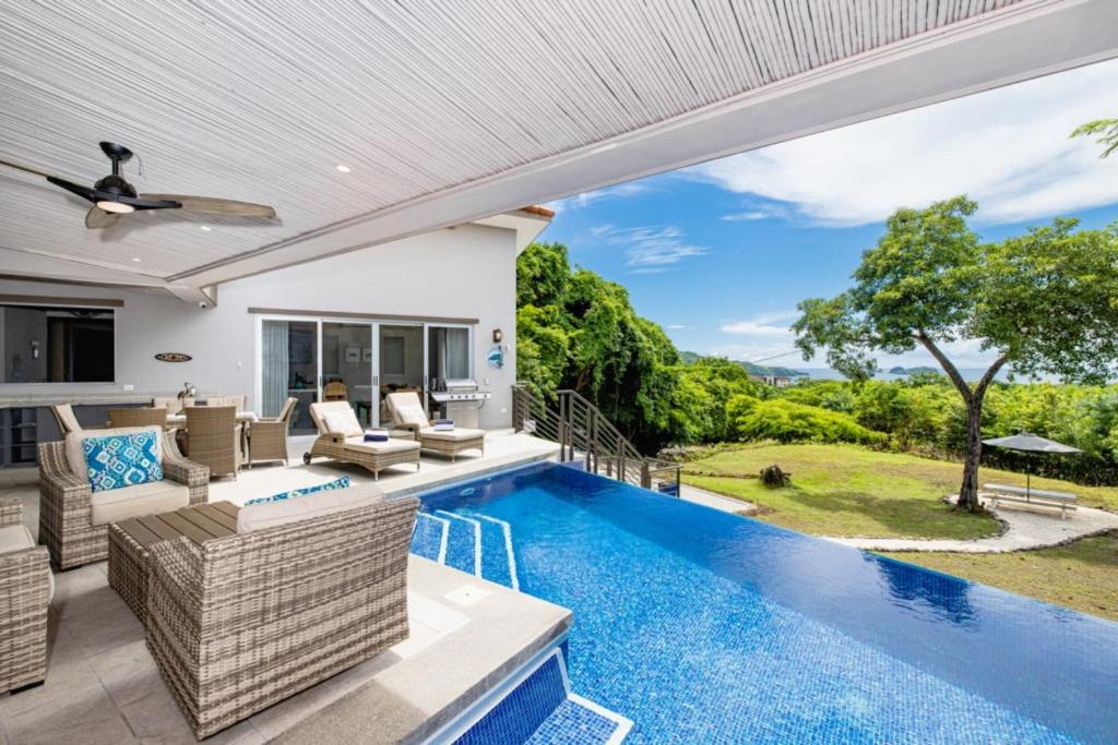 Deluxe Villa photo 1