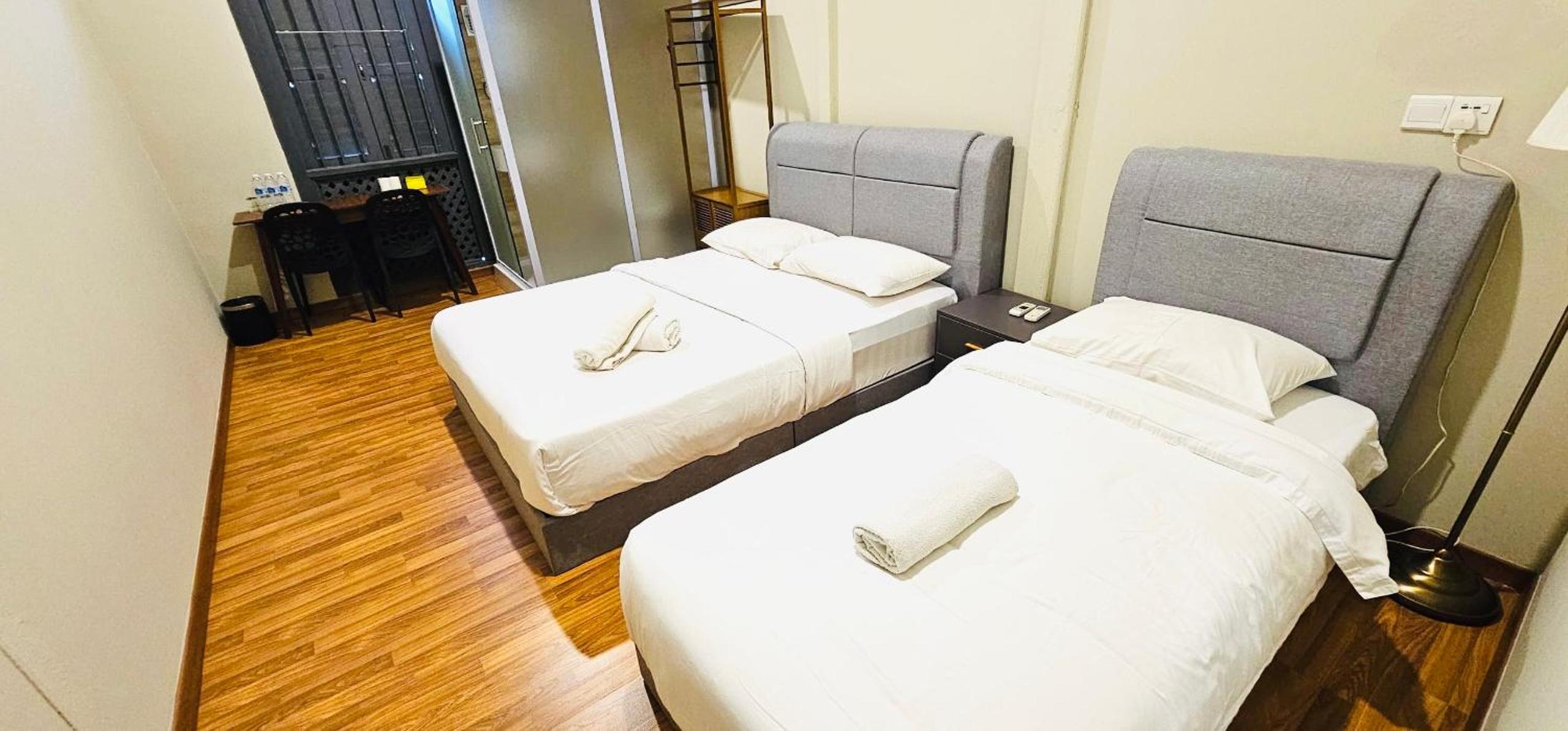 Economy Triple Room - Photo 5