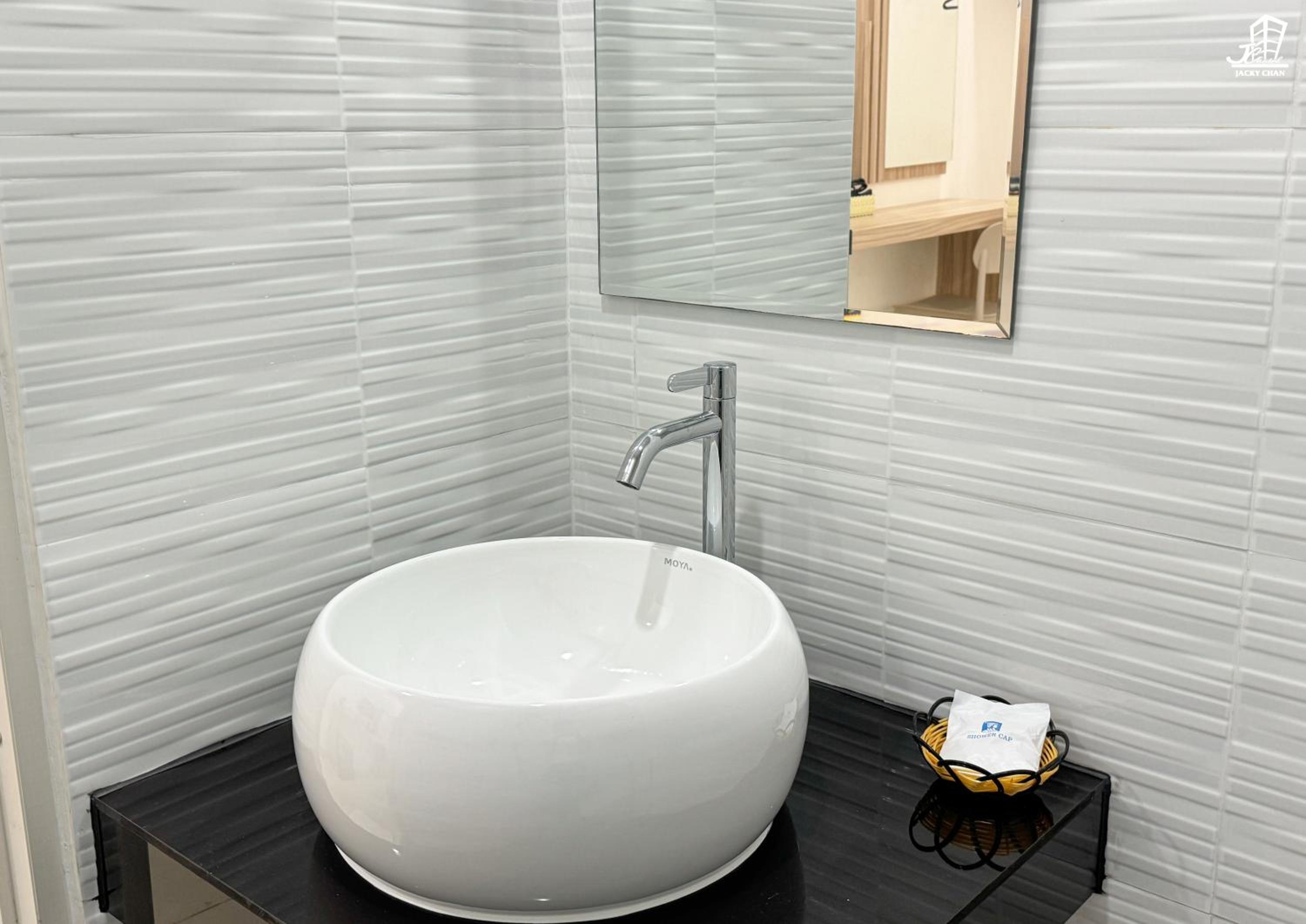 Deluxe Twin Room - Photo 11