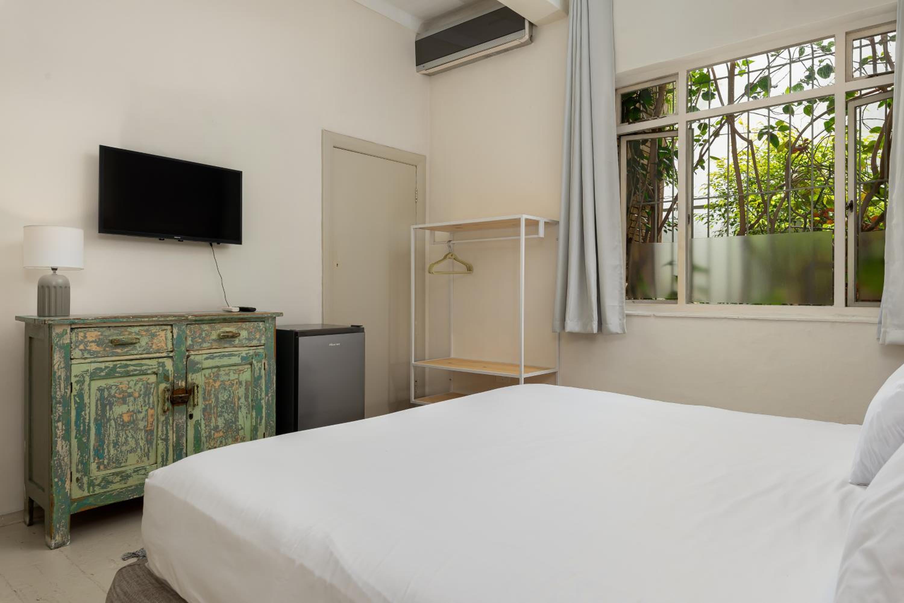 Double or Twin Room - Photo 8
