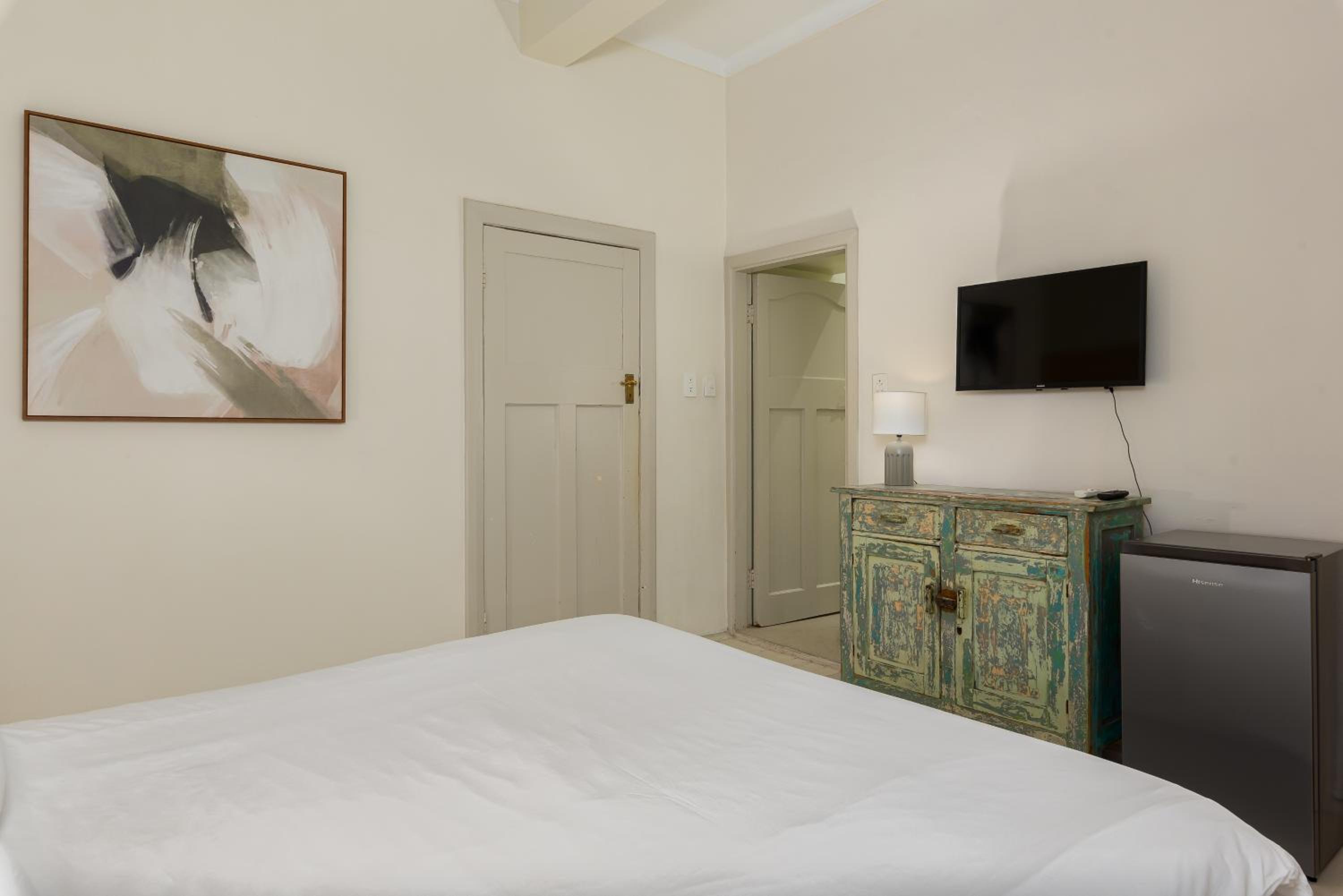 Double or Twin Room - Photo 9