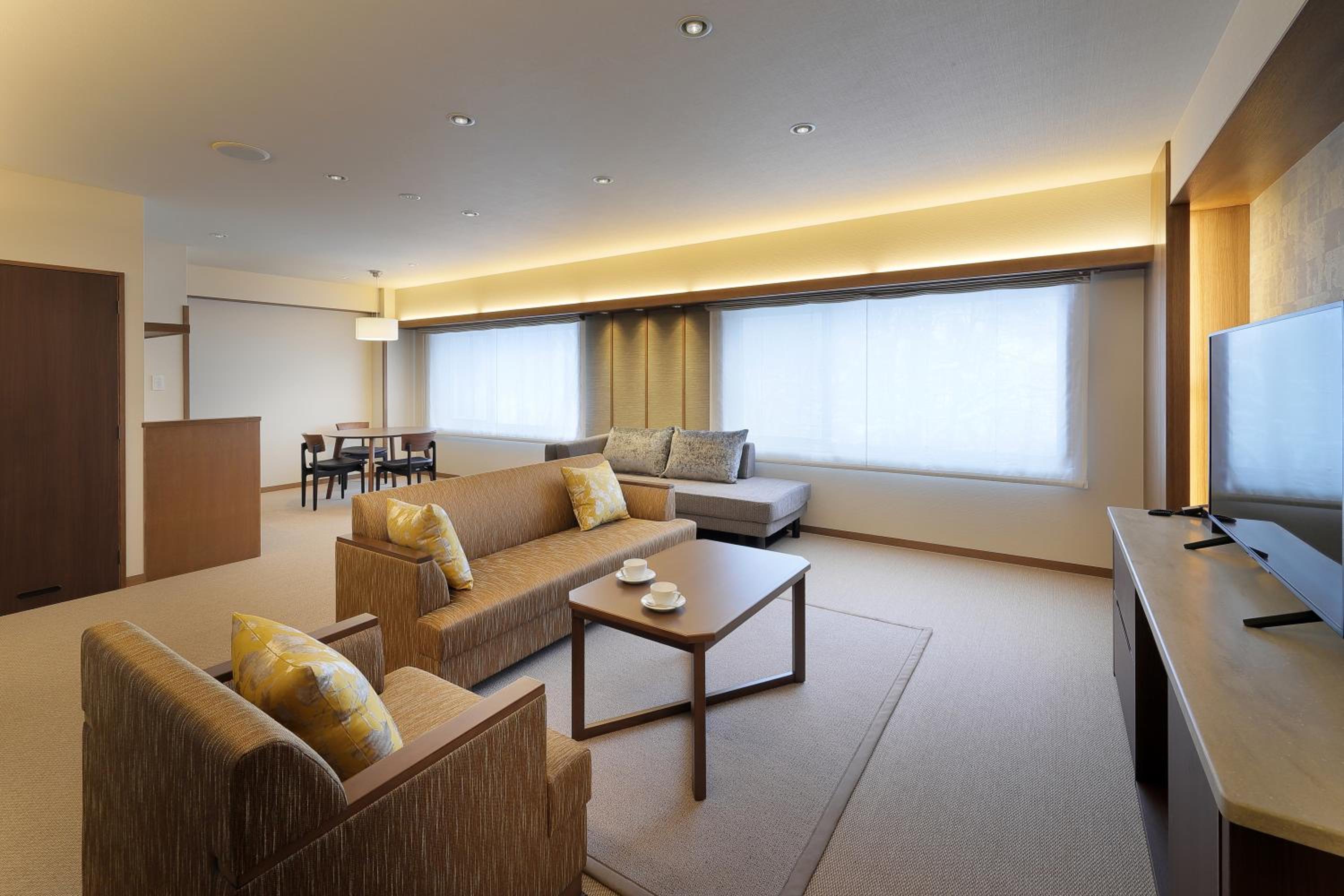 Executive Suite - Photo 7