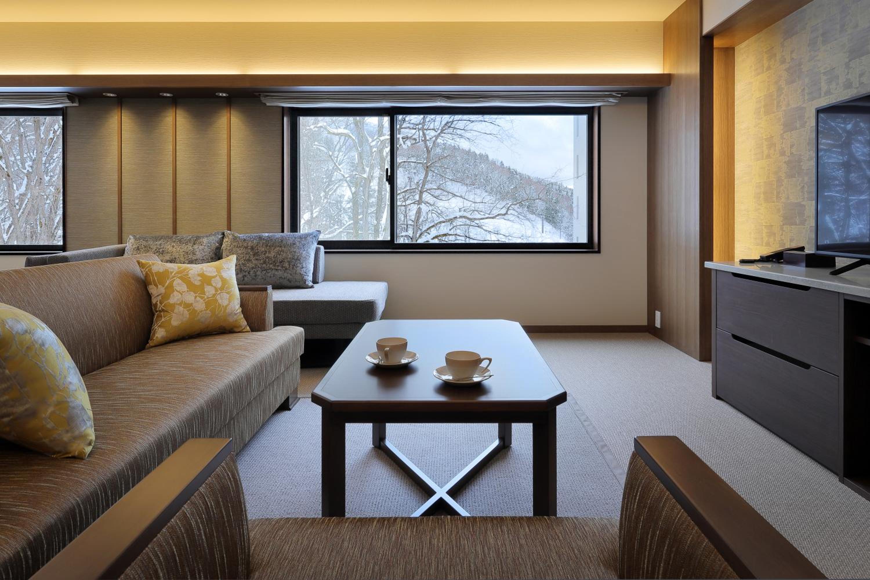 Executive Suite - Photo 8