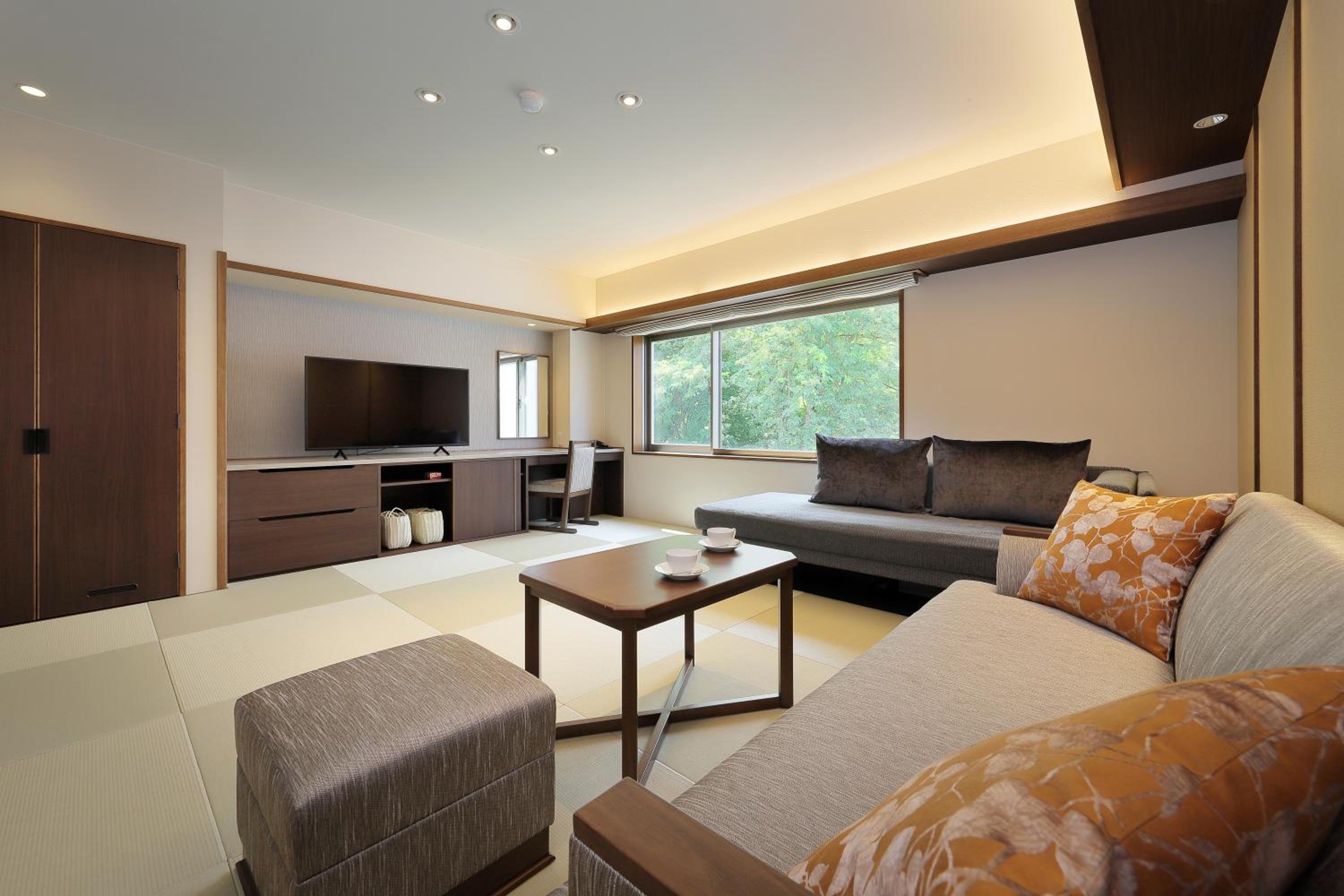 Deluxe Suite - Photo 1