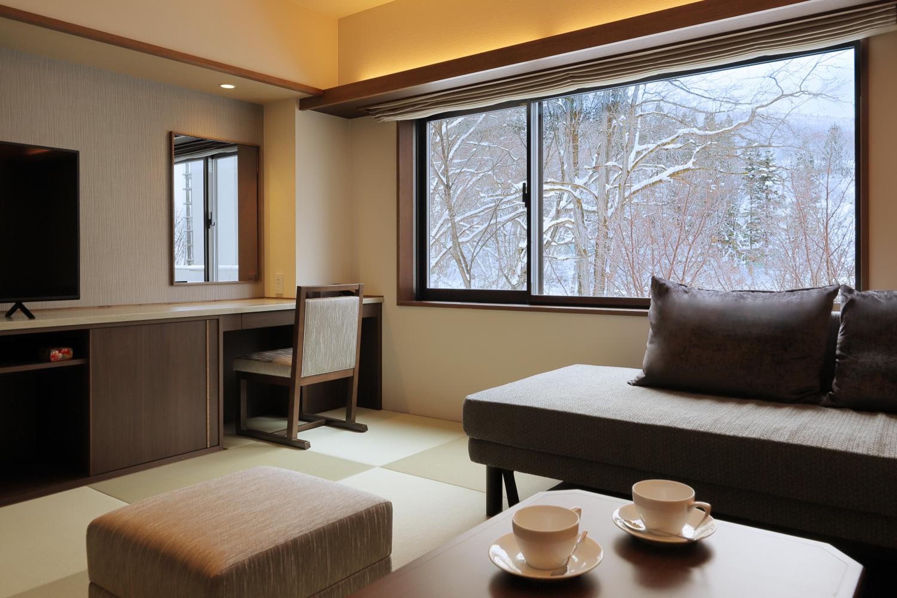 Deluxe Suite - Photo 5