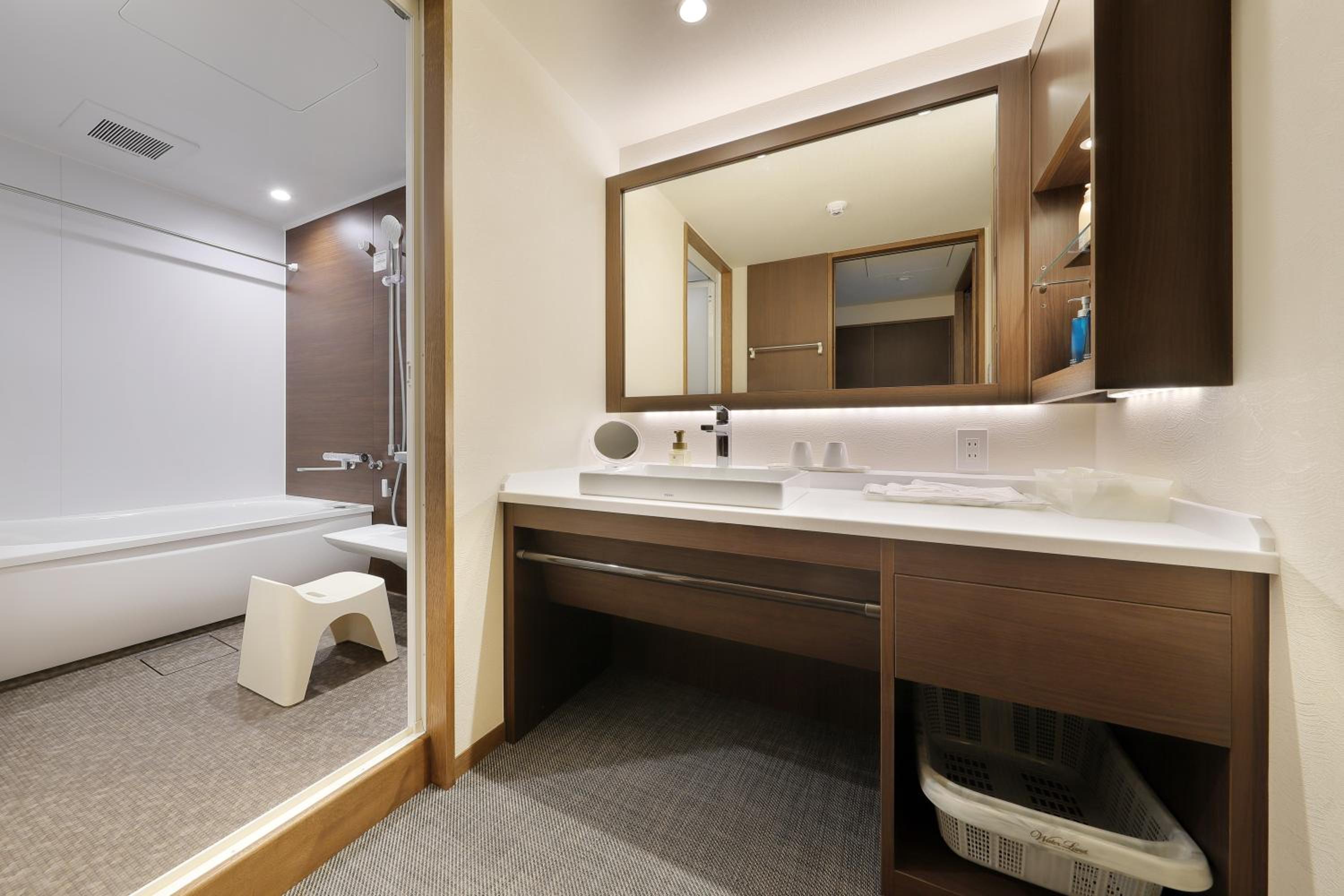 Deluxe Suite - Photo 2