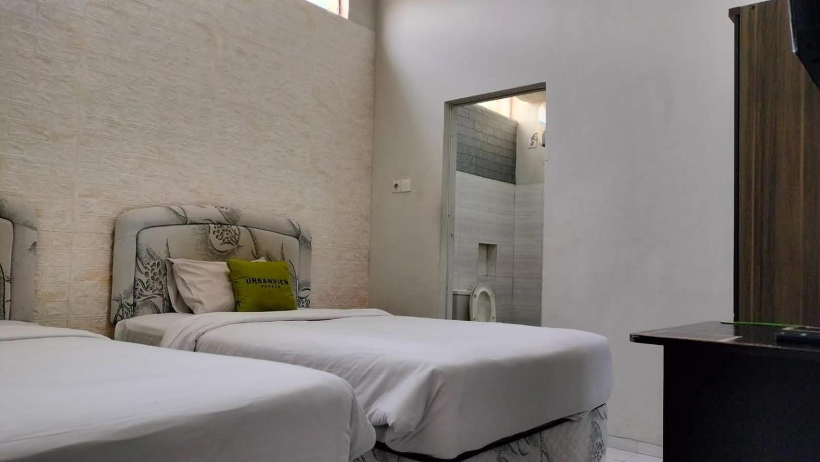 Standard Twin Room - Photo 10