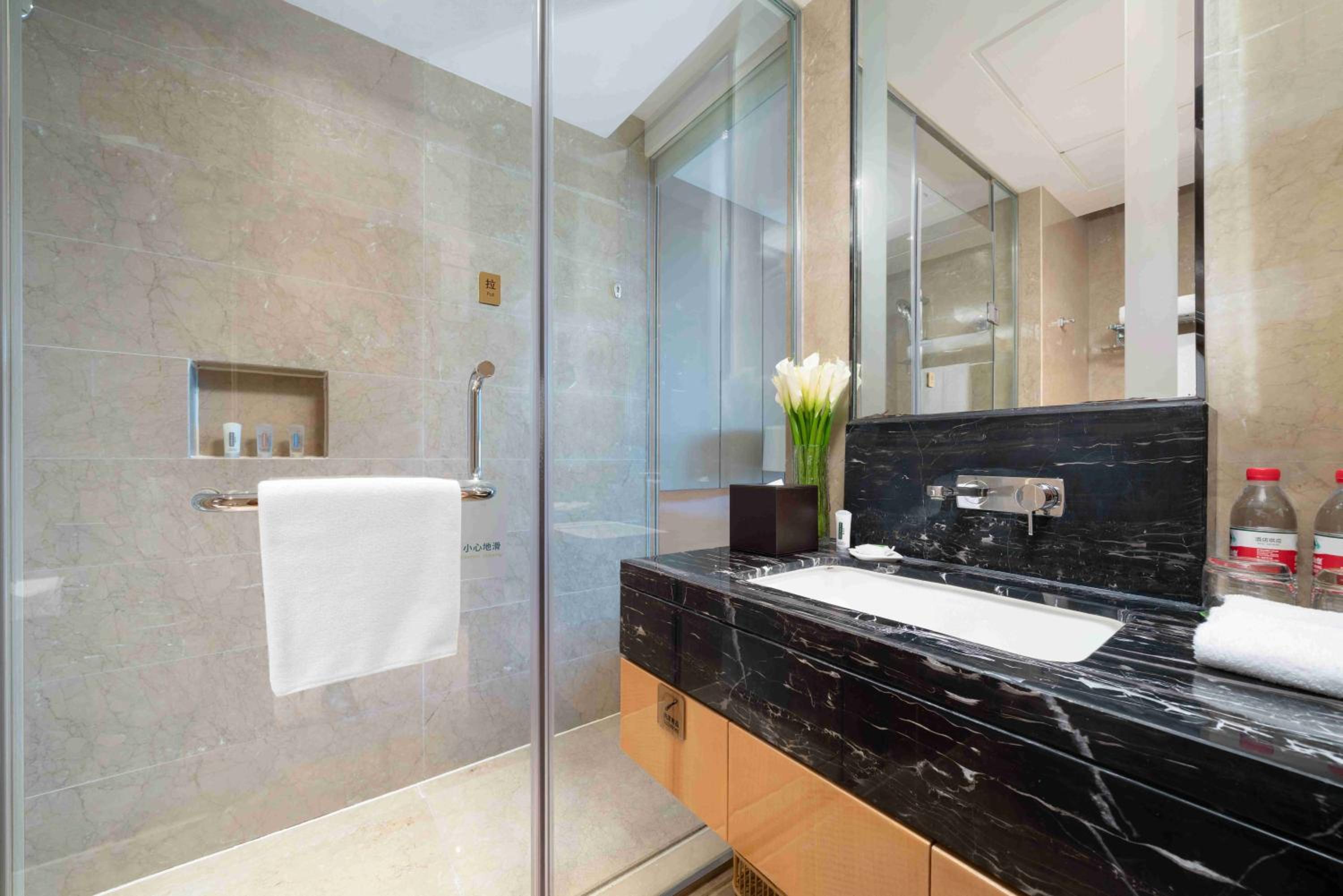 Standard Twin Room - Photo 1