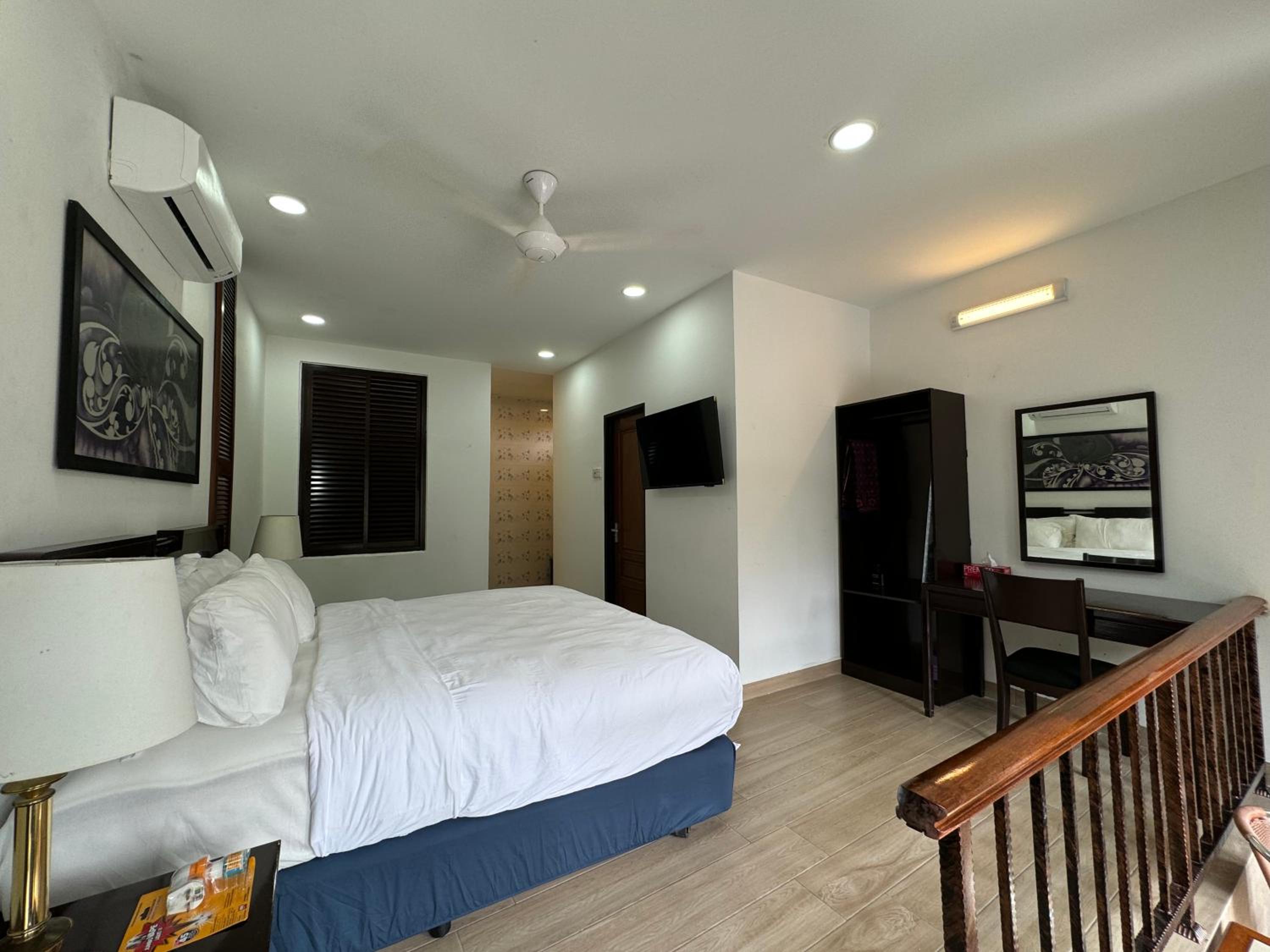 Deluxe King Room