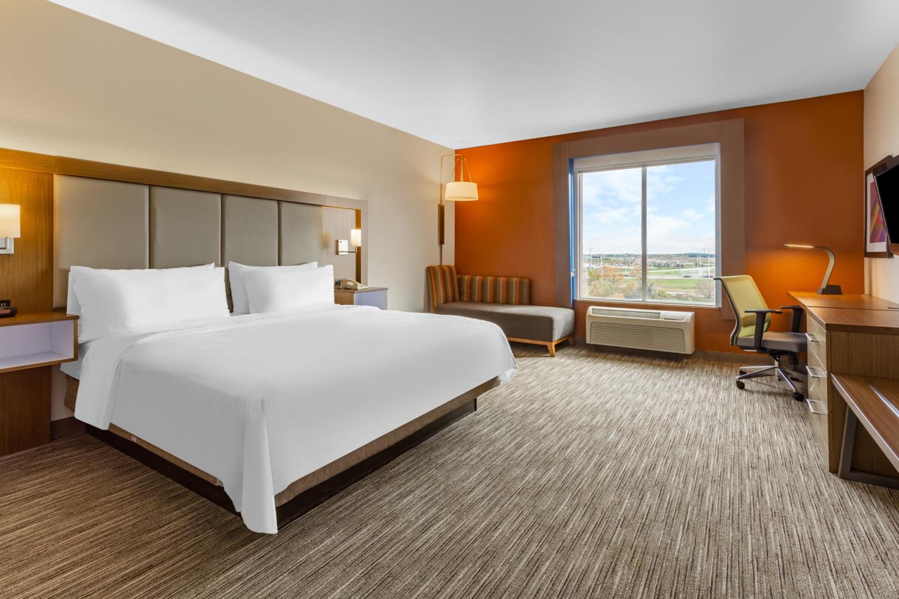 King Room - Disability Access - Photo 9