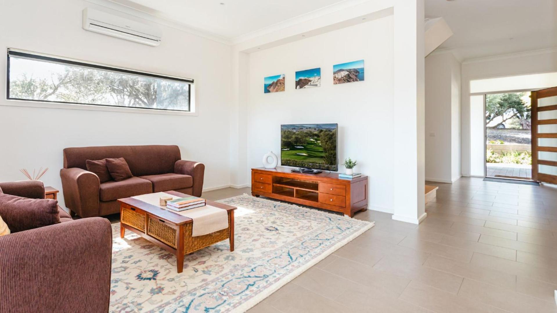 Three-Bedroom House photo 1