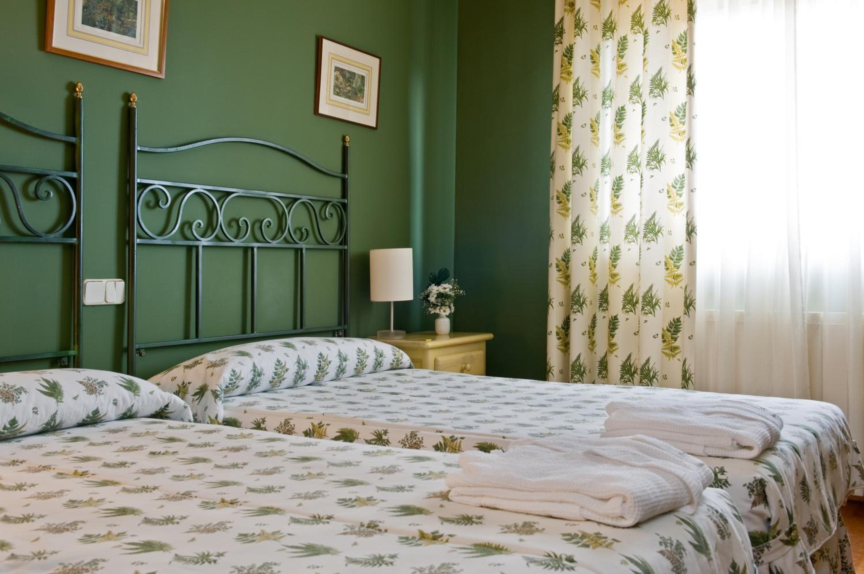 Double Room - Photo 5
