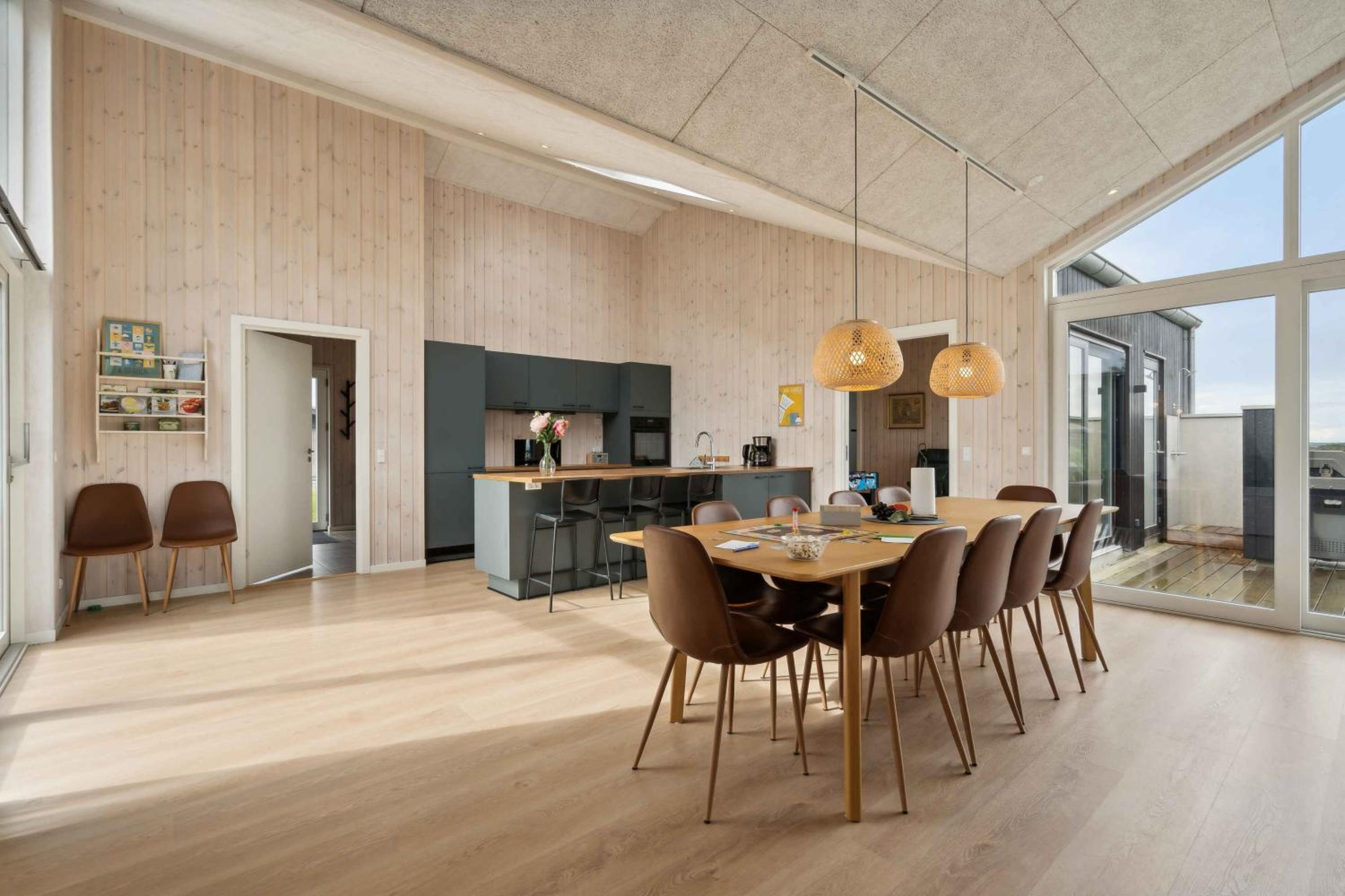 Four-Bedroom House photo 2