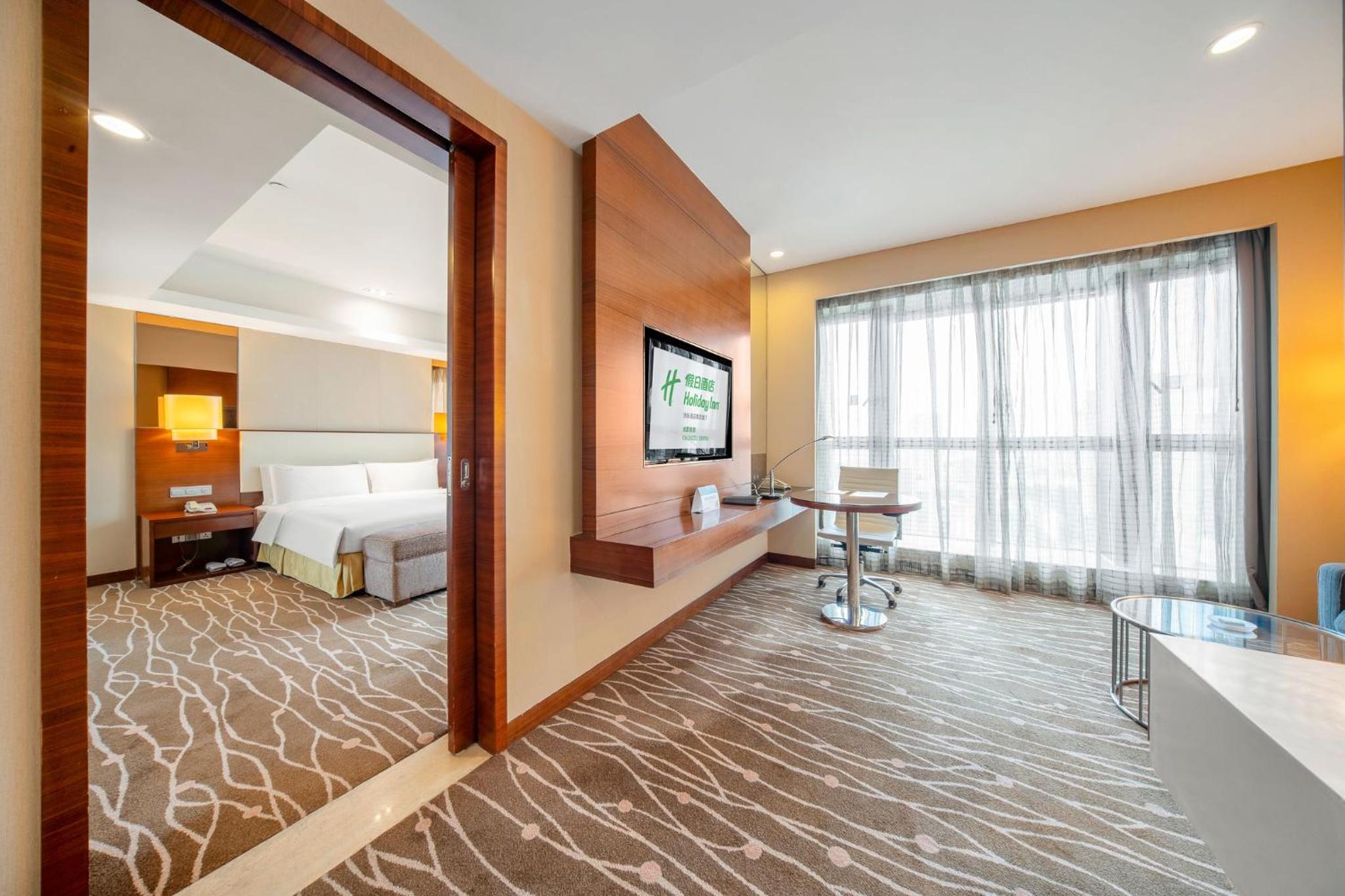 One-Bedroom Suite - Smoking - Photo 4