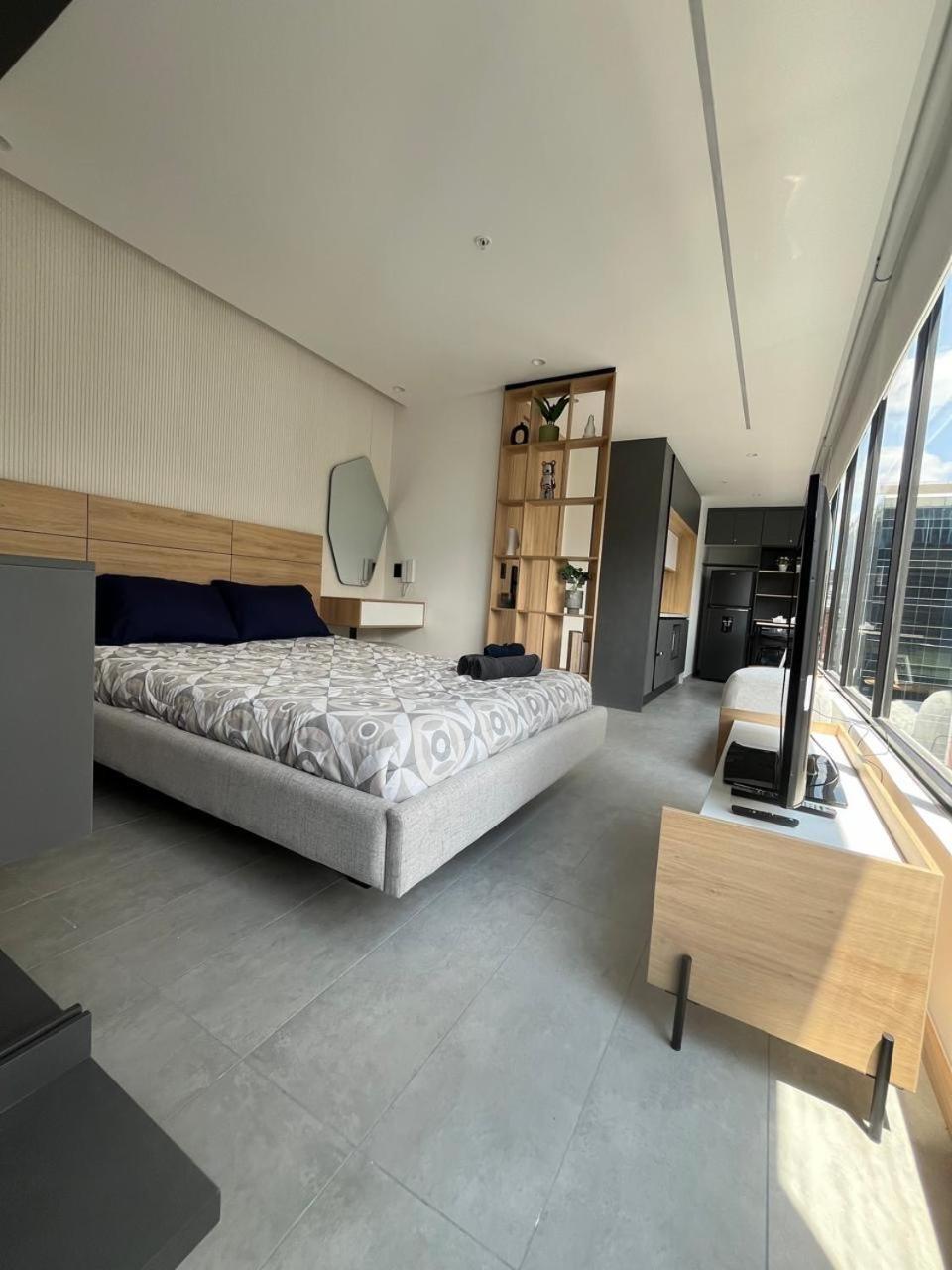 One-Bedroom Apartment photo 1