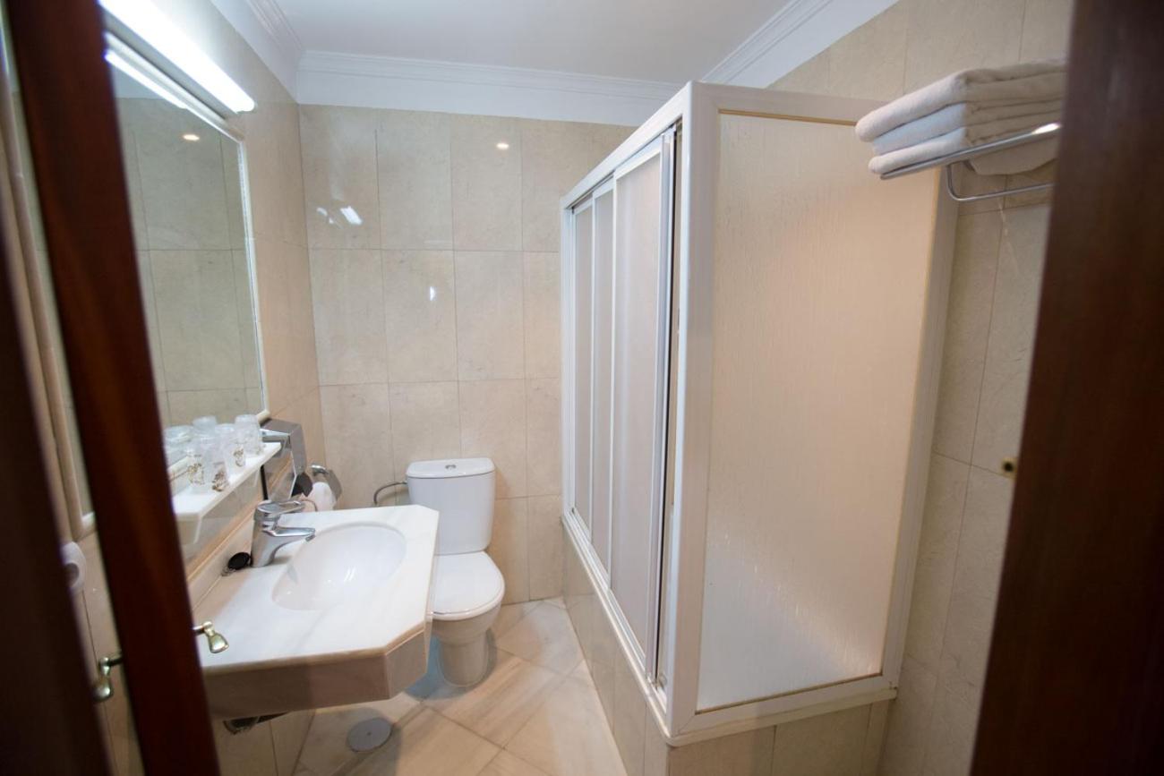 Twin Room - Photo 4