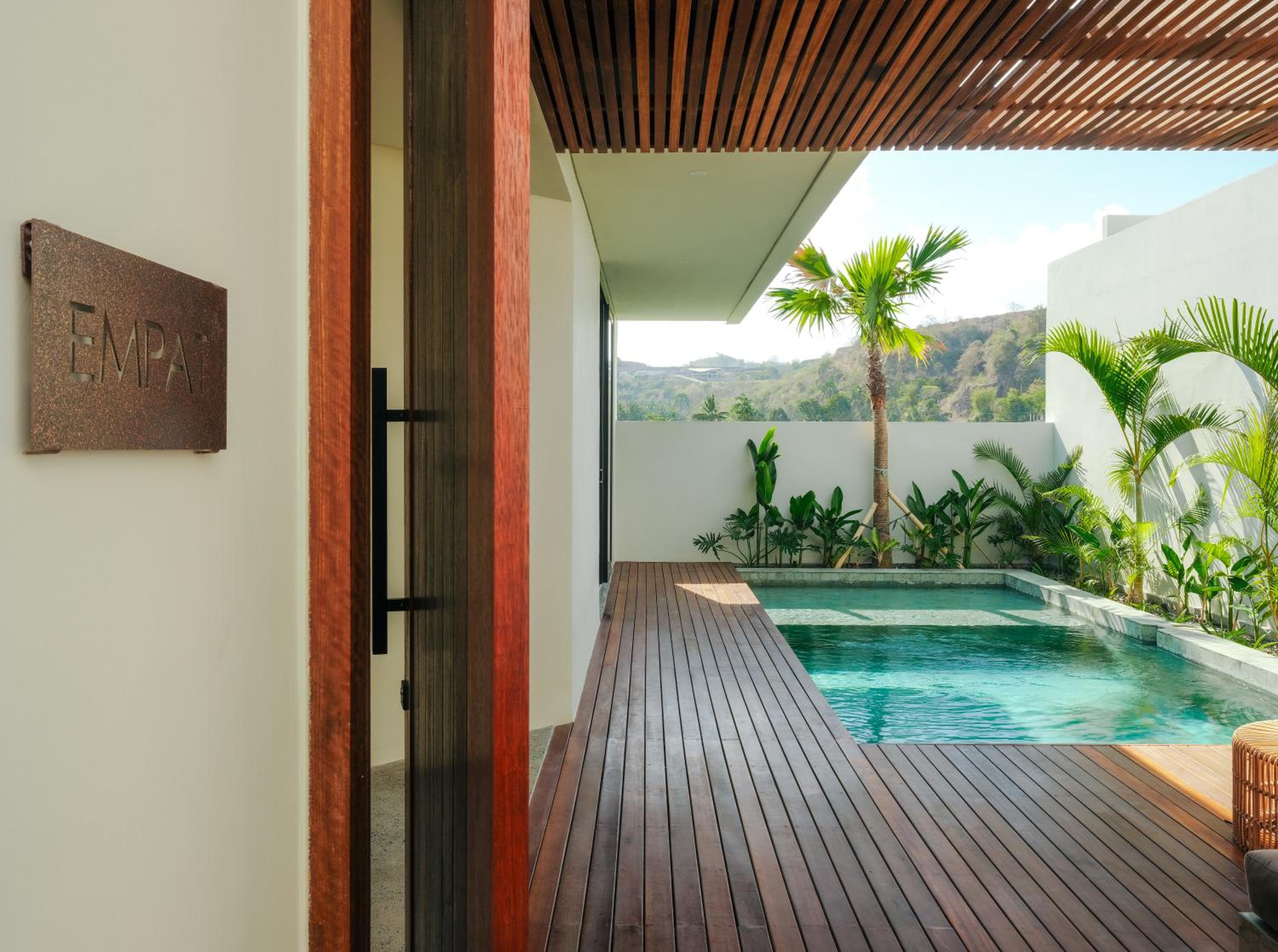 Villa with Private Pool - Photo 4