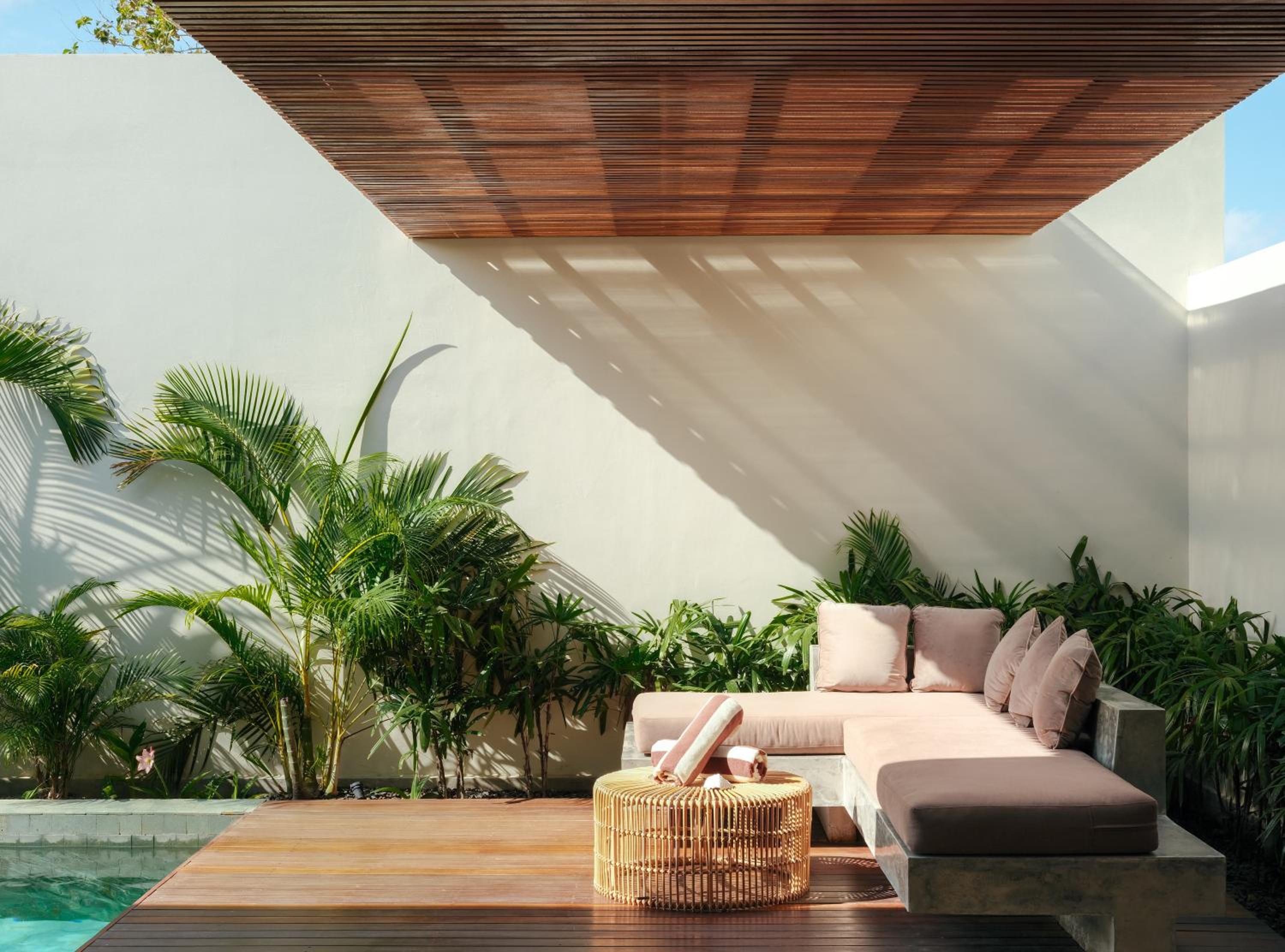 Villa with Private Pool - Photo 3