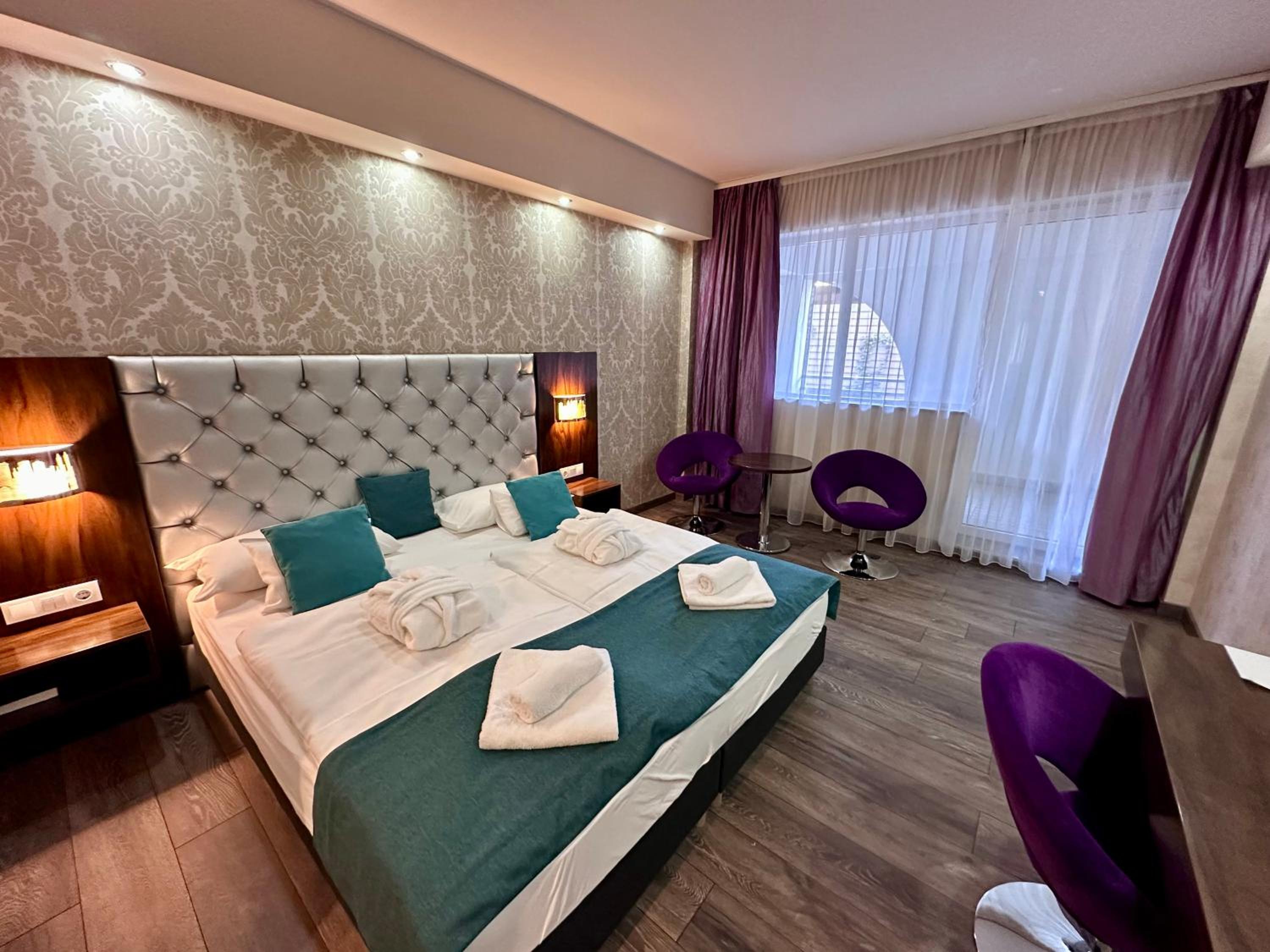 Superior Double or Twin Room - Photo 13
