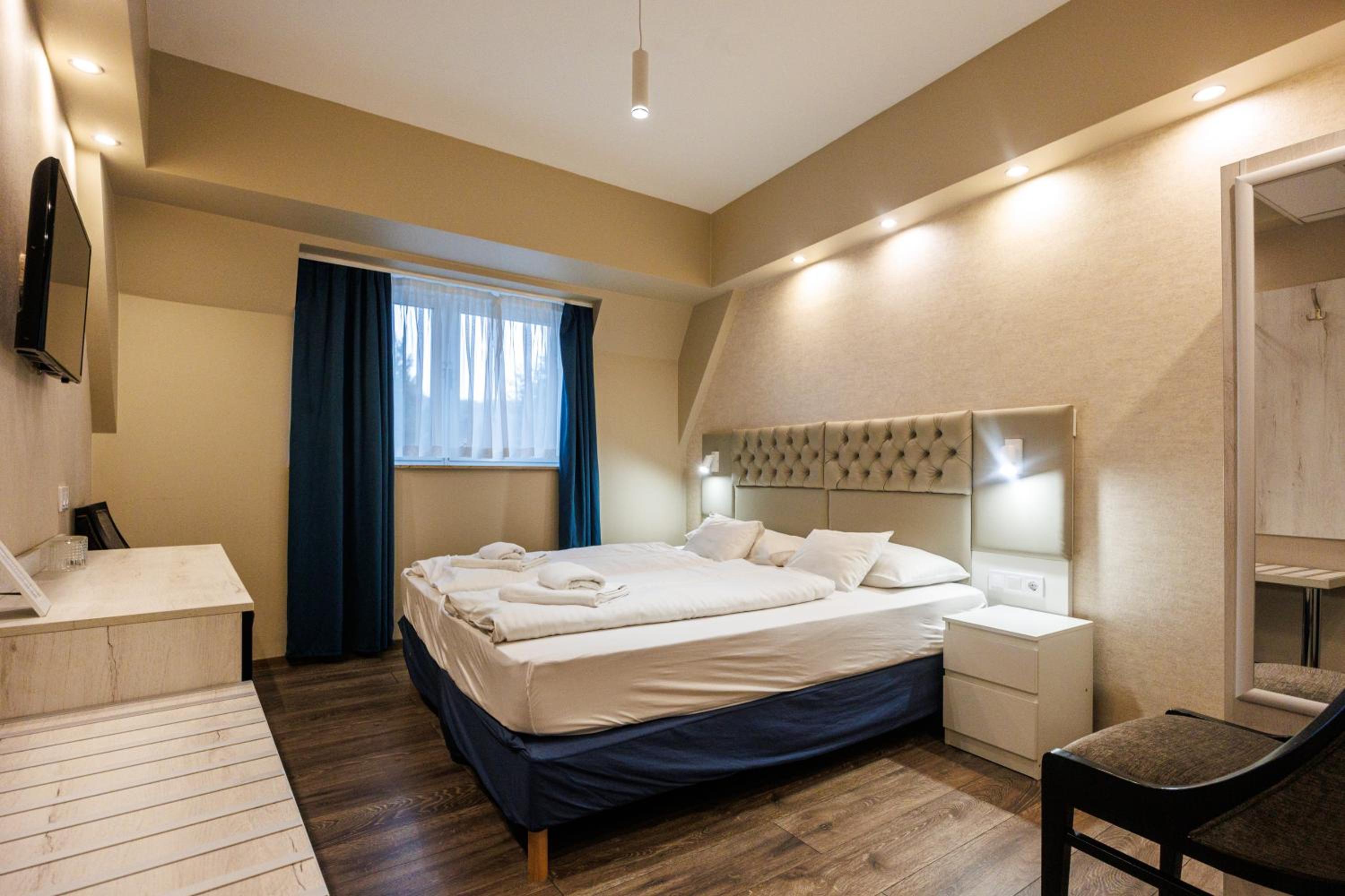 Standard Double Room - Photo 3