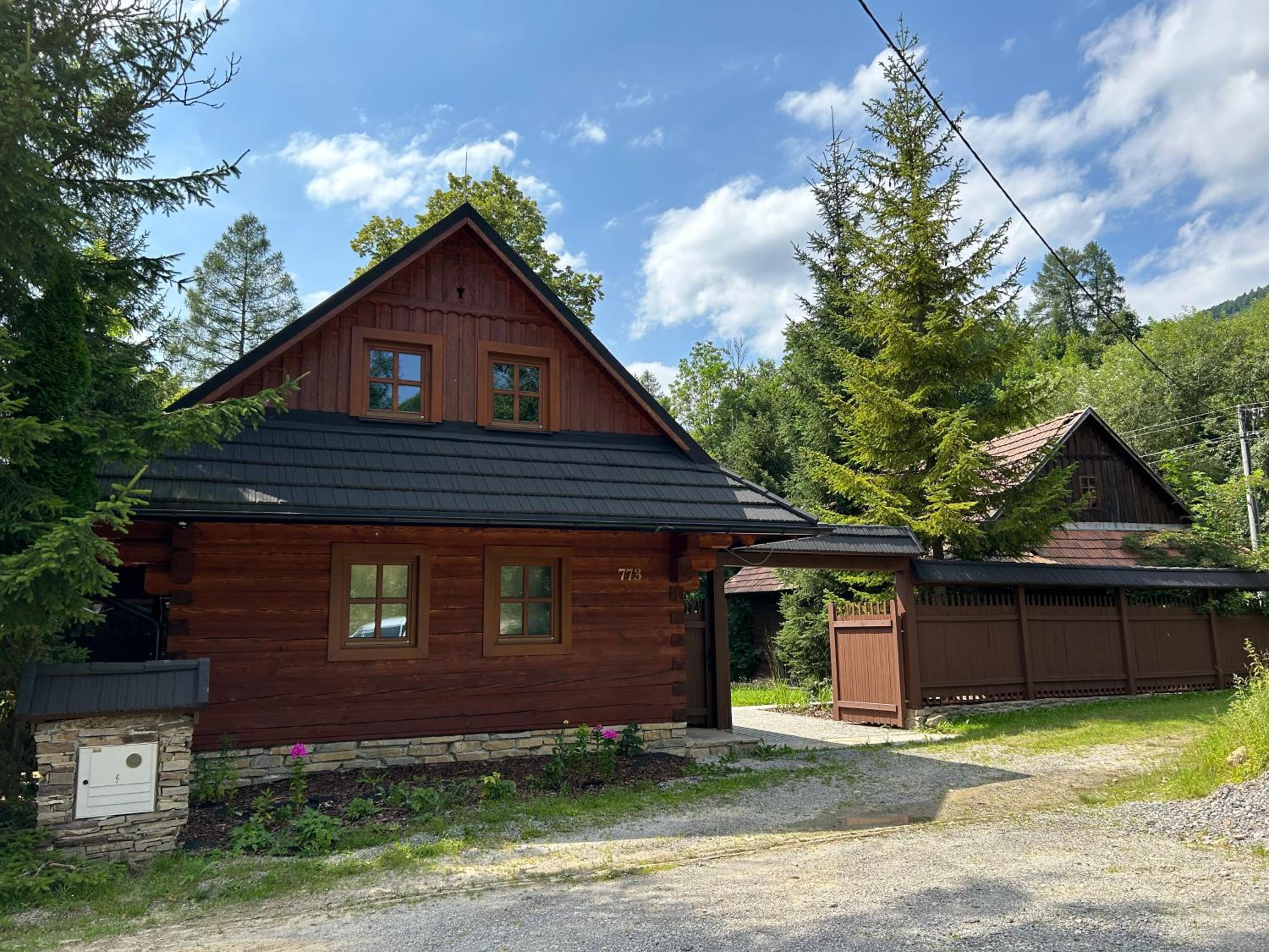 Three-Bedroom House photo 1