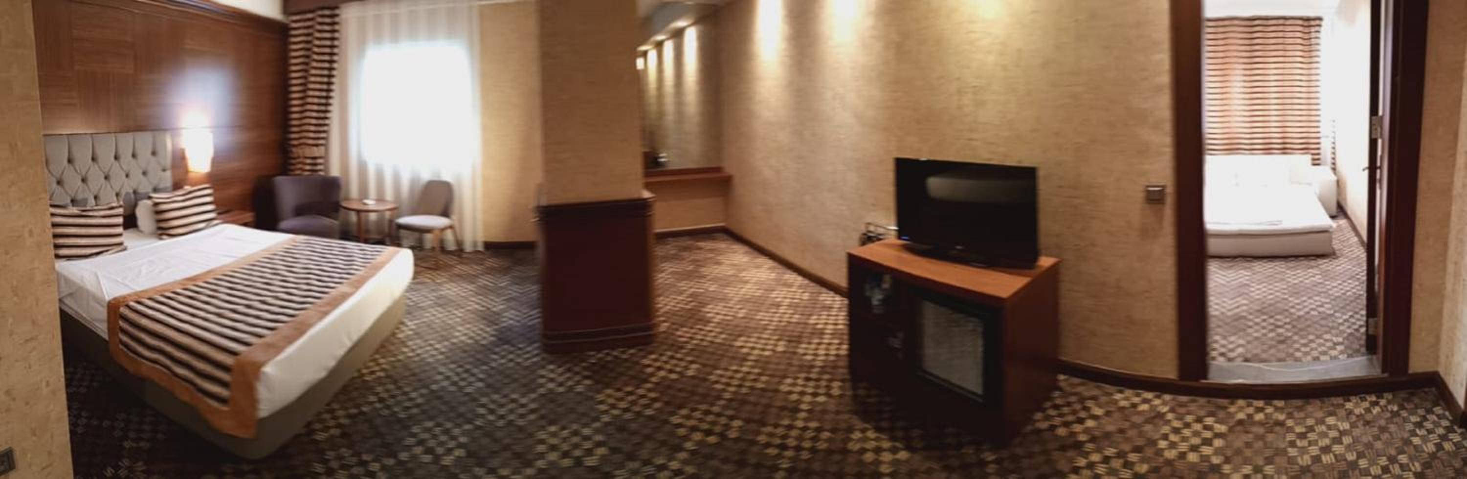 Suite with Balcony photo 3