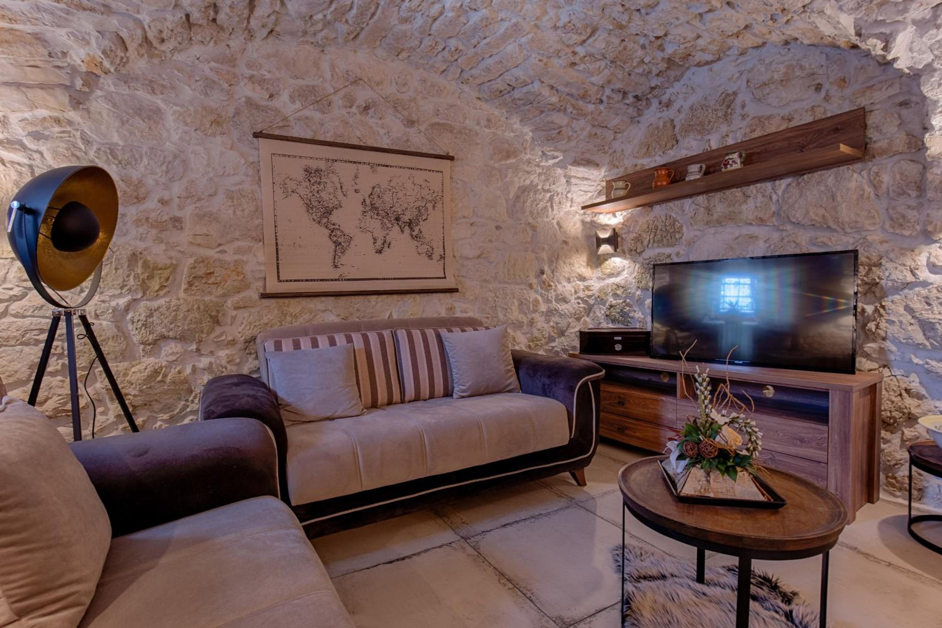 Three-Bedroom Villa photo 1