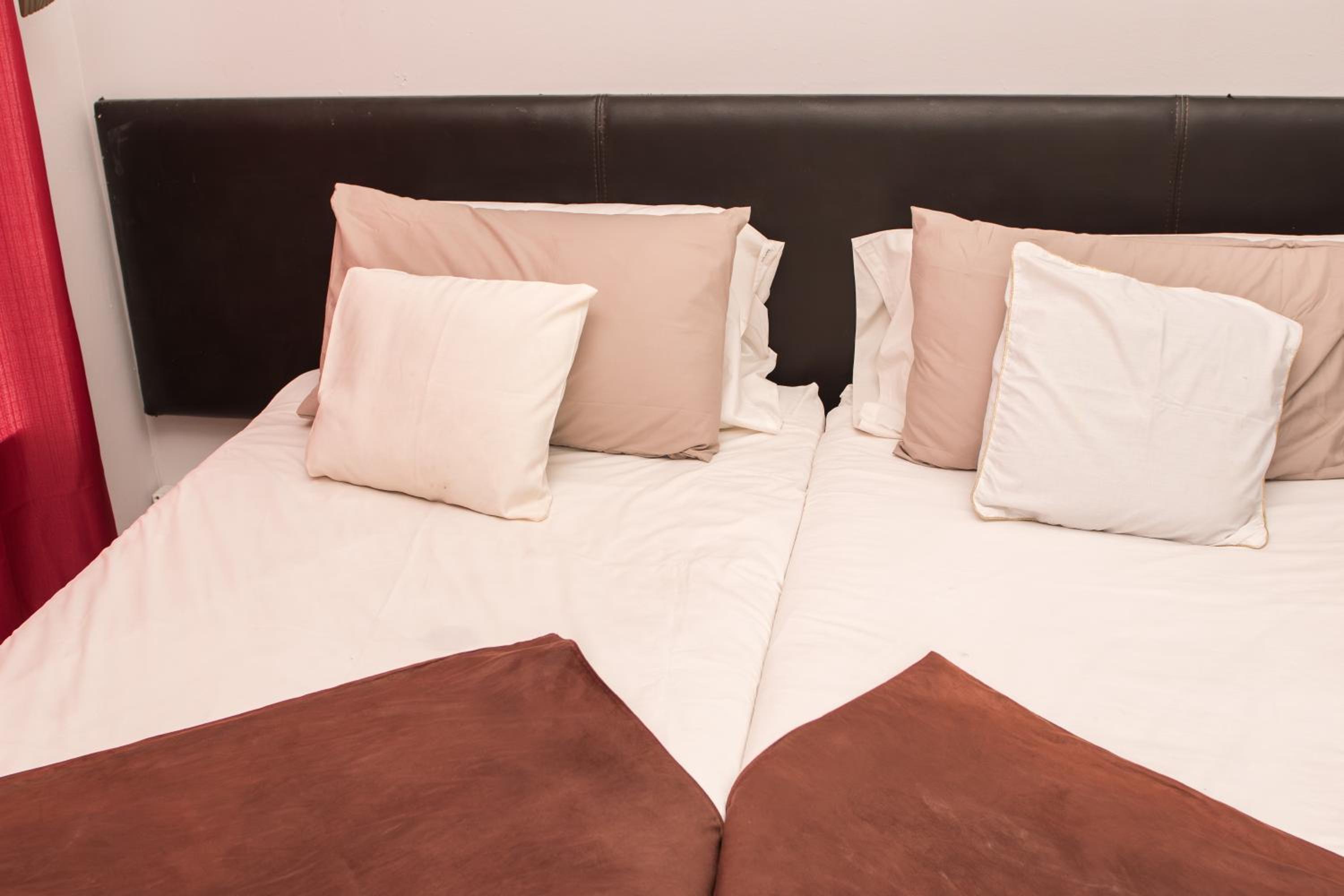 Budget Double Room photo 2