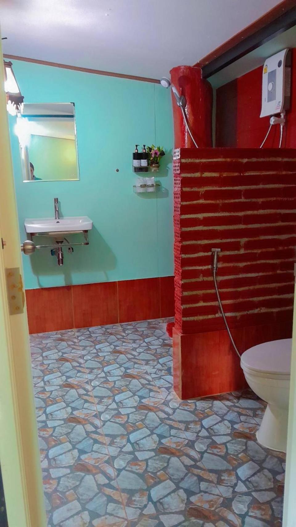 Quadruple Room with Garden View - Photo 2