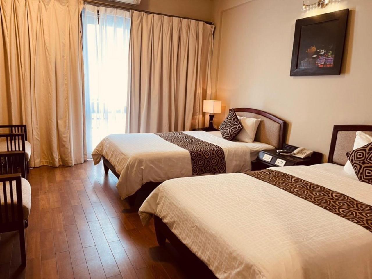 Deluxe Double or Twin Room with City View - Photo 5